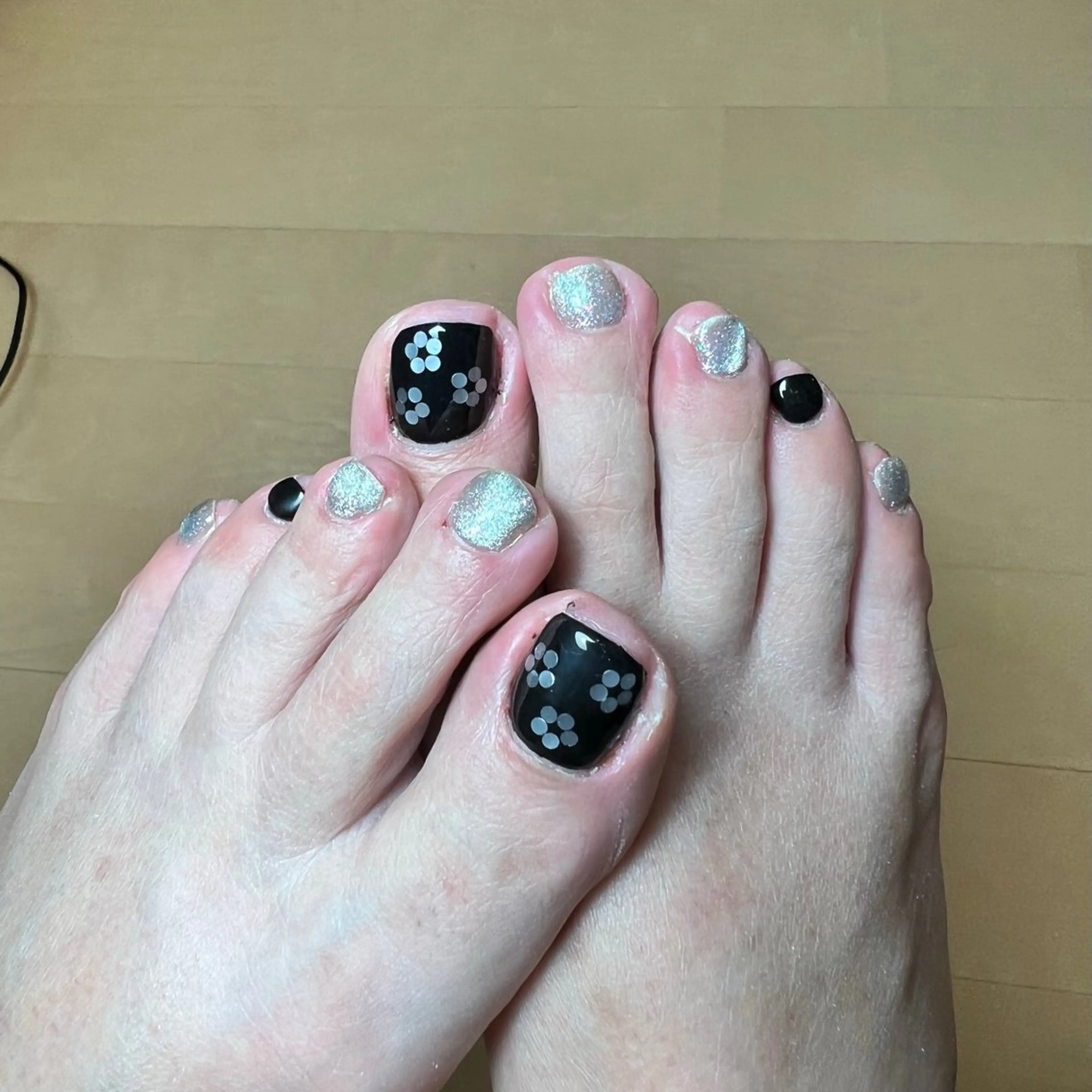 ネイル フラワーネイル フットネイル マグネットネイル フットネイル COCO+所属・COCO +のエステ・リラクイメージ