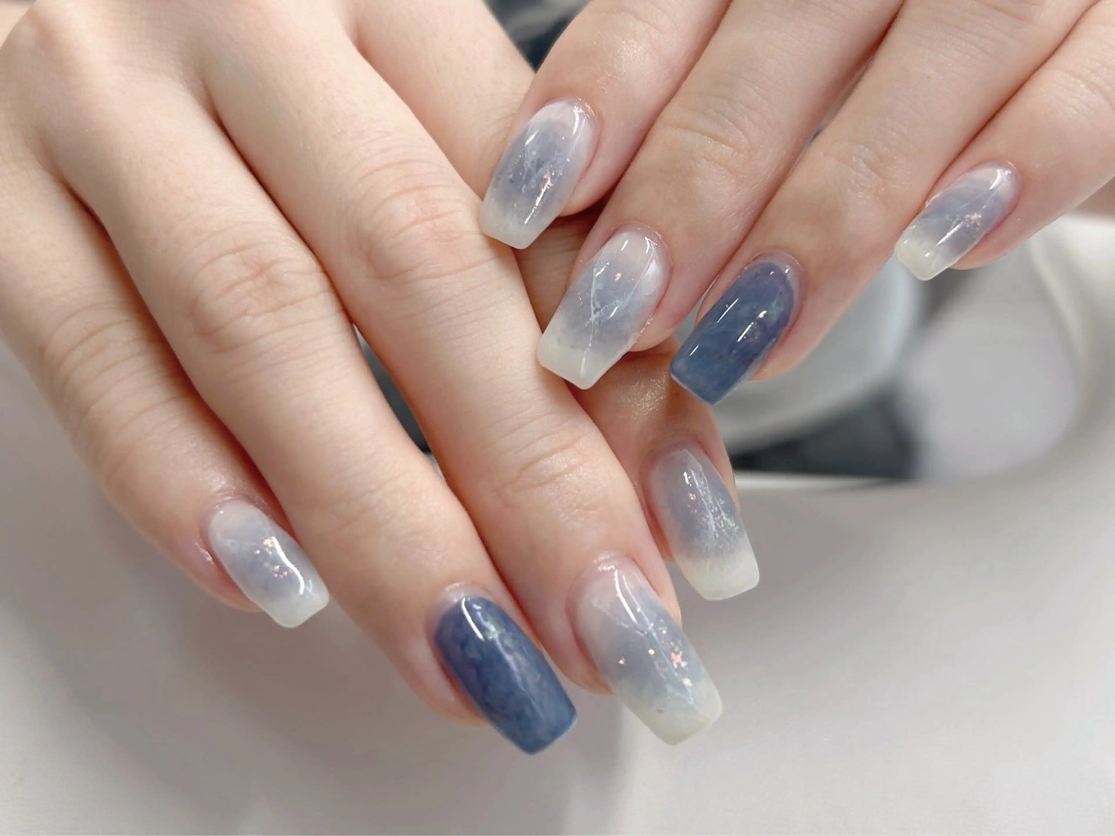 ネイル ブルー チークネイル 桜ネイル ニュアンスネイル 夏ネイル ハンドネイル Forca total studio所属・Forca Airaのネイルデザイン