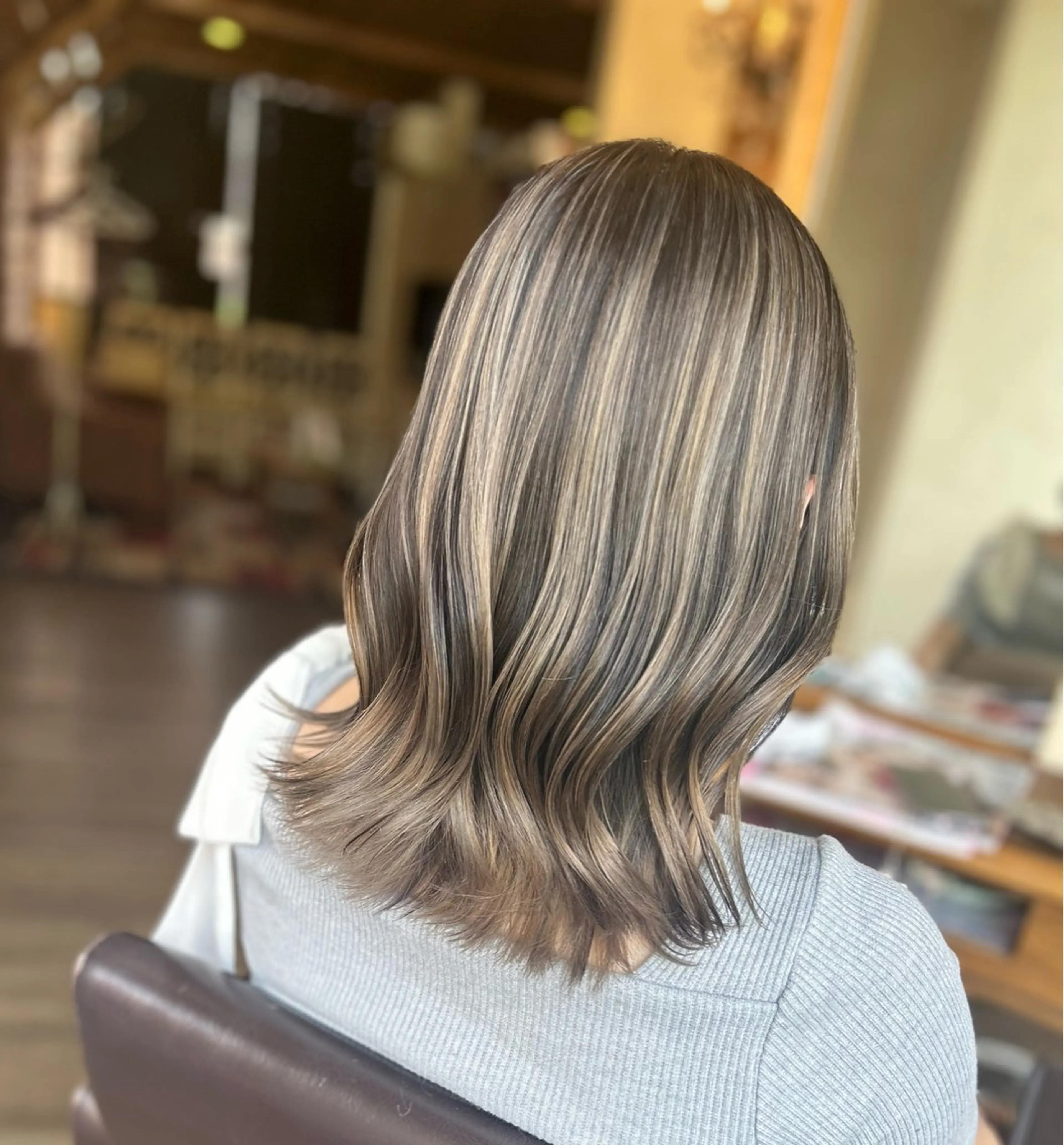 【白髪ぼかしにも🙆‍♀️】ブリーチハイライト+フルカラー+カット+トリートメントの写真