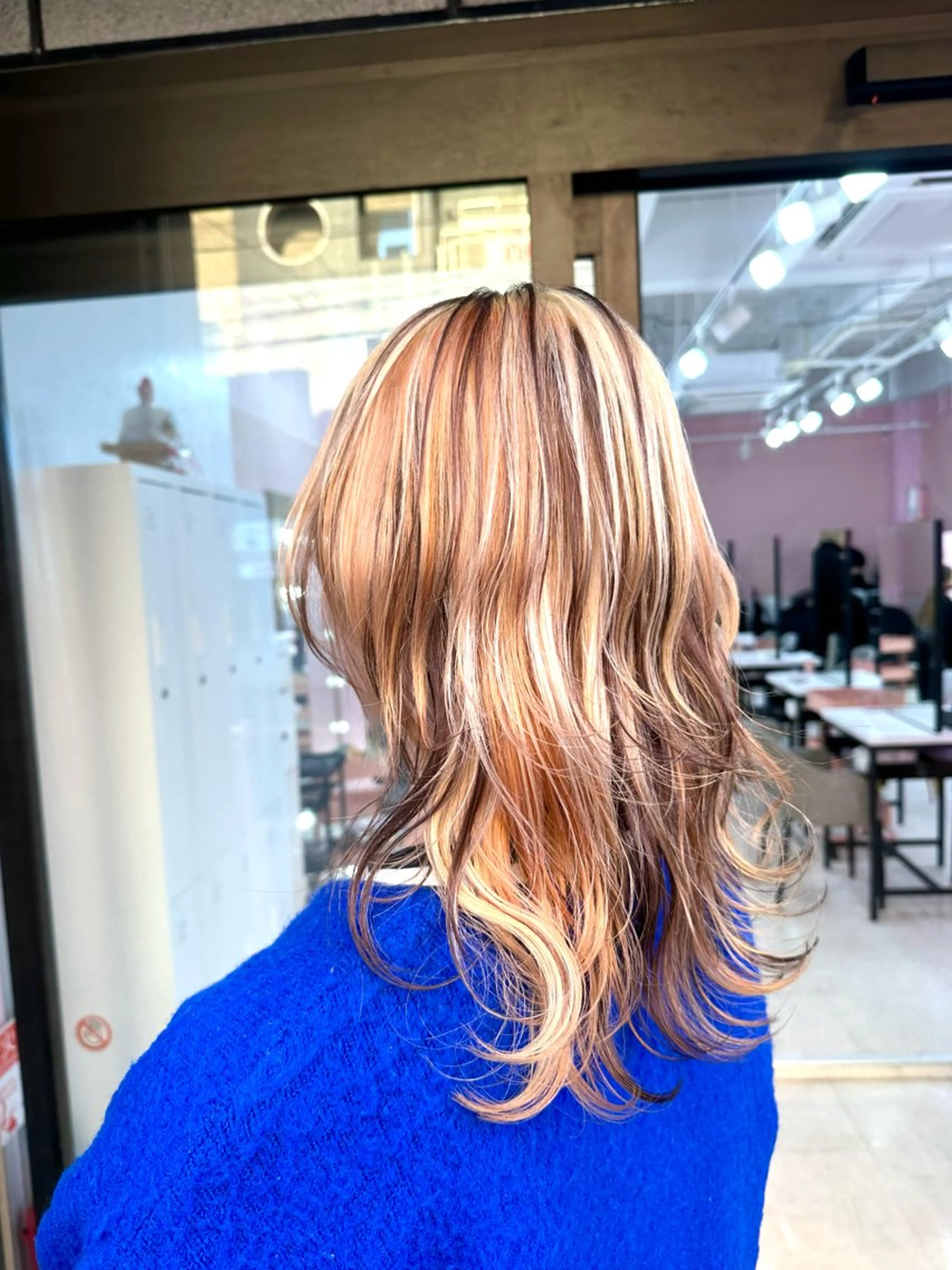 セミロング ヘアカラー トリートメント ブリーチ指名No.1 MANATO🎨🌈のヘアスタイル