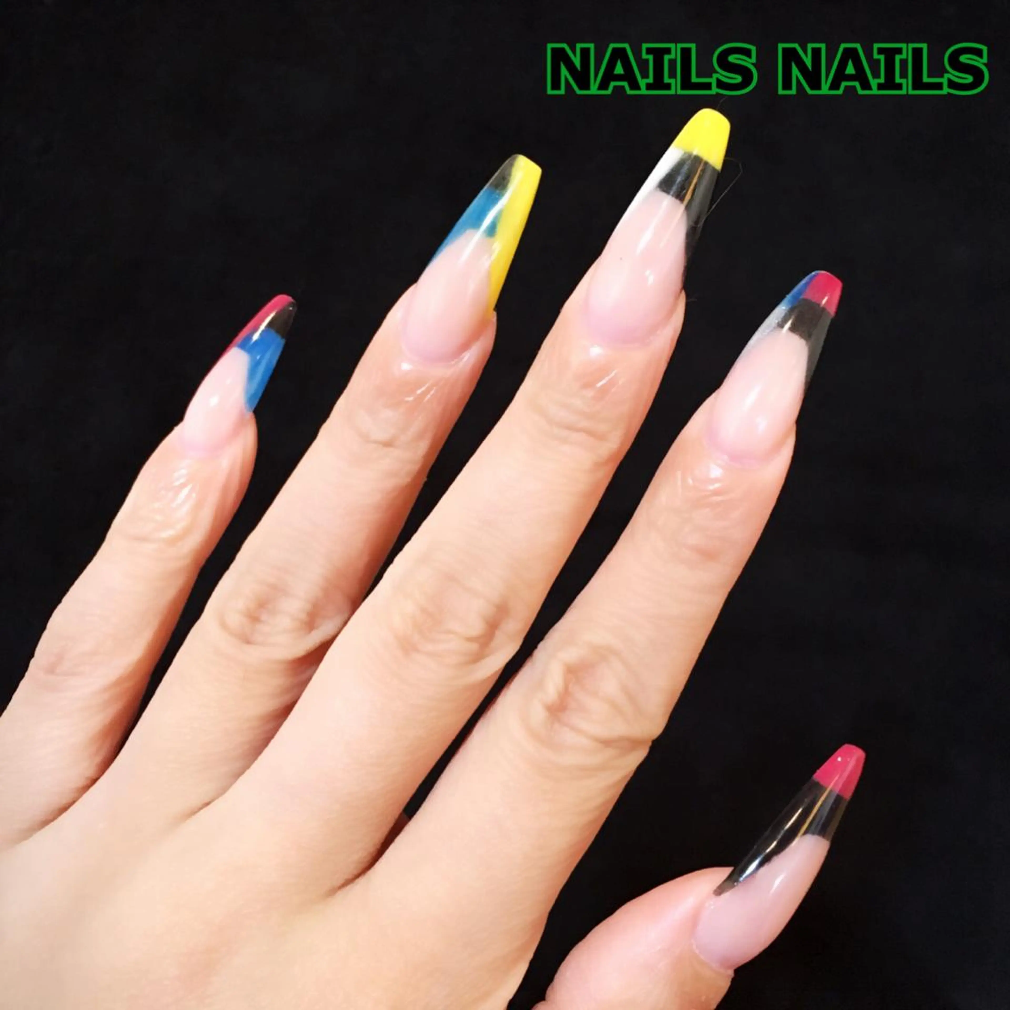 ネイル NAILSNAILS ERIKAのネイルデザイン
