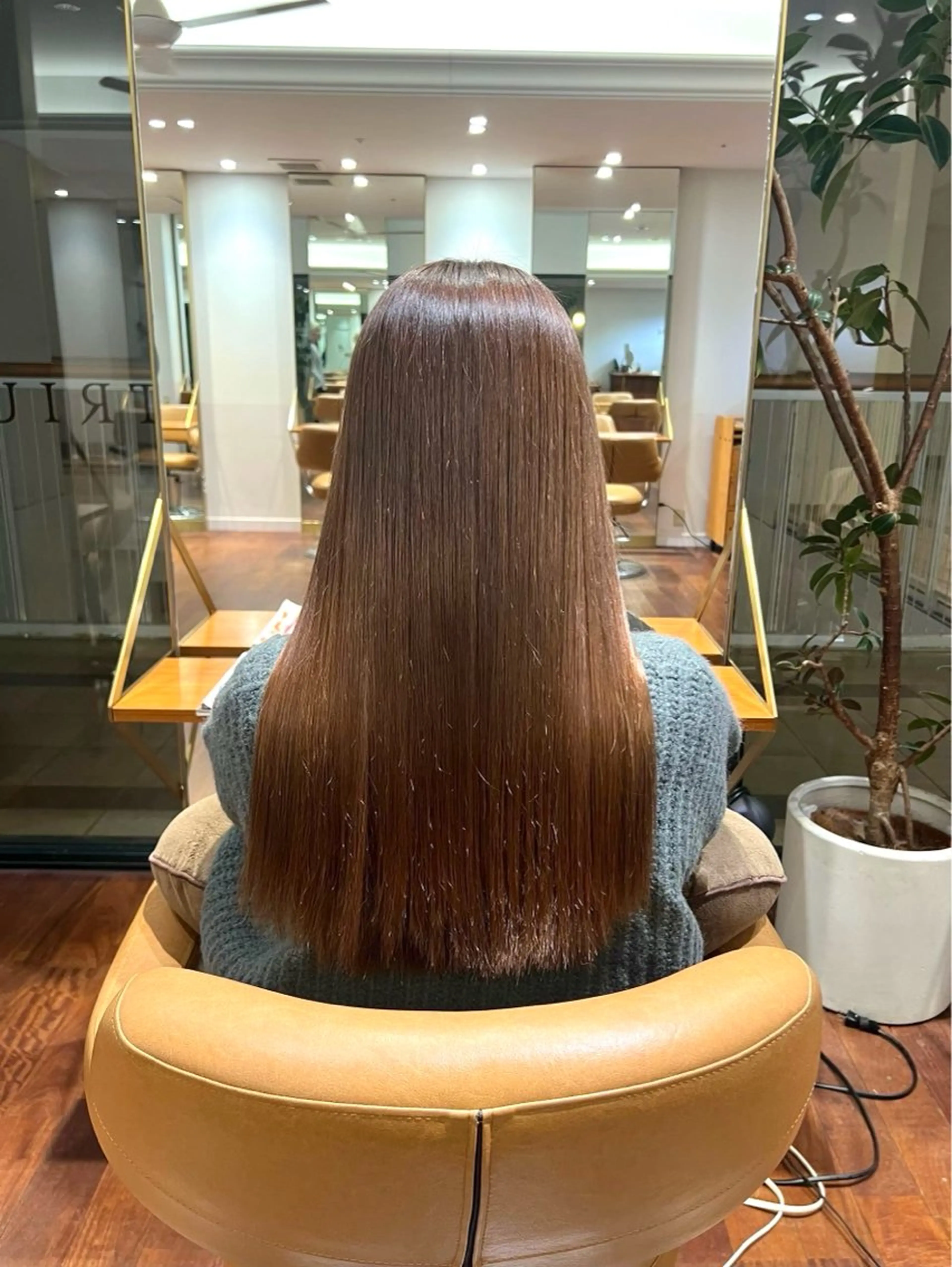 ロング カラー ブラウンカラー ヘーゼル ビュートリアム神戸店所属・BEAUTRIUM /ばんどうかりんのヘアスタイル
