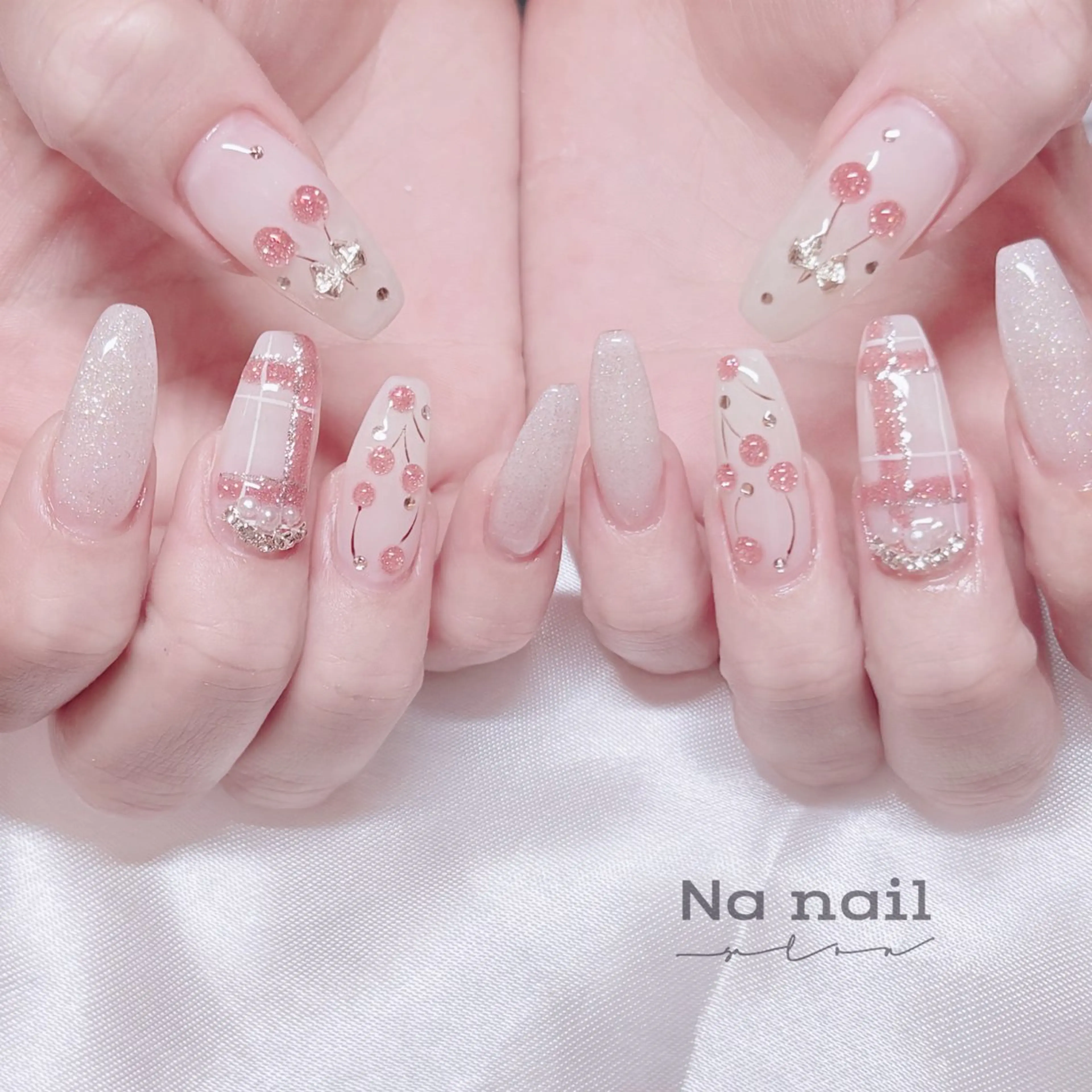 ネイル ストーンネイル ハンドネイル Anna nailのネイルデザイン