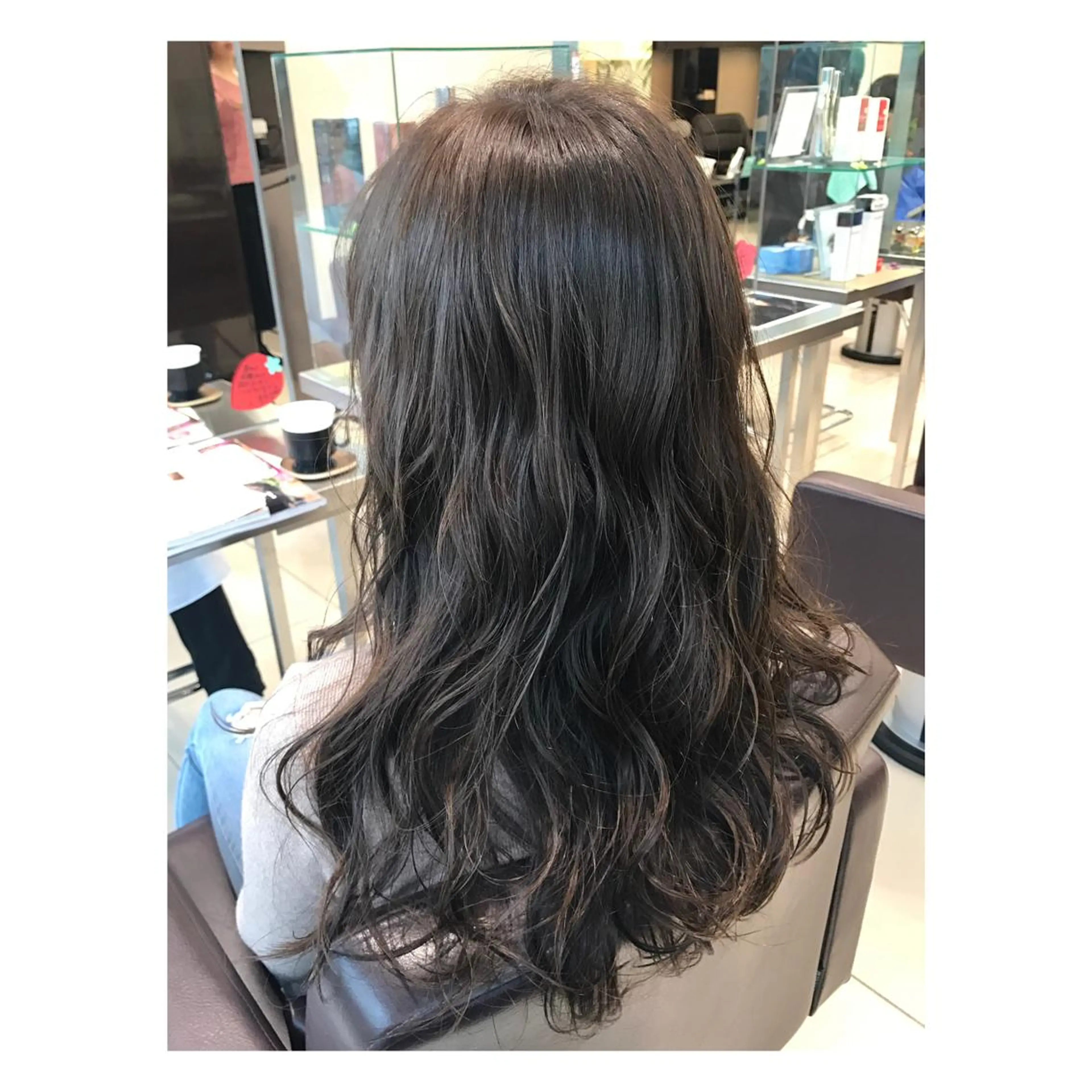 ロング カラー パーマ ガナーズヘアードレッシング所属・はたの ひろみのマツエク・マツパデザイン