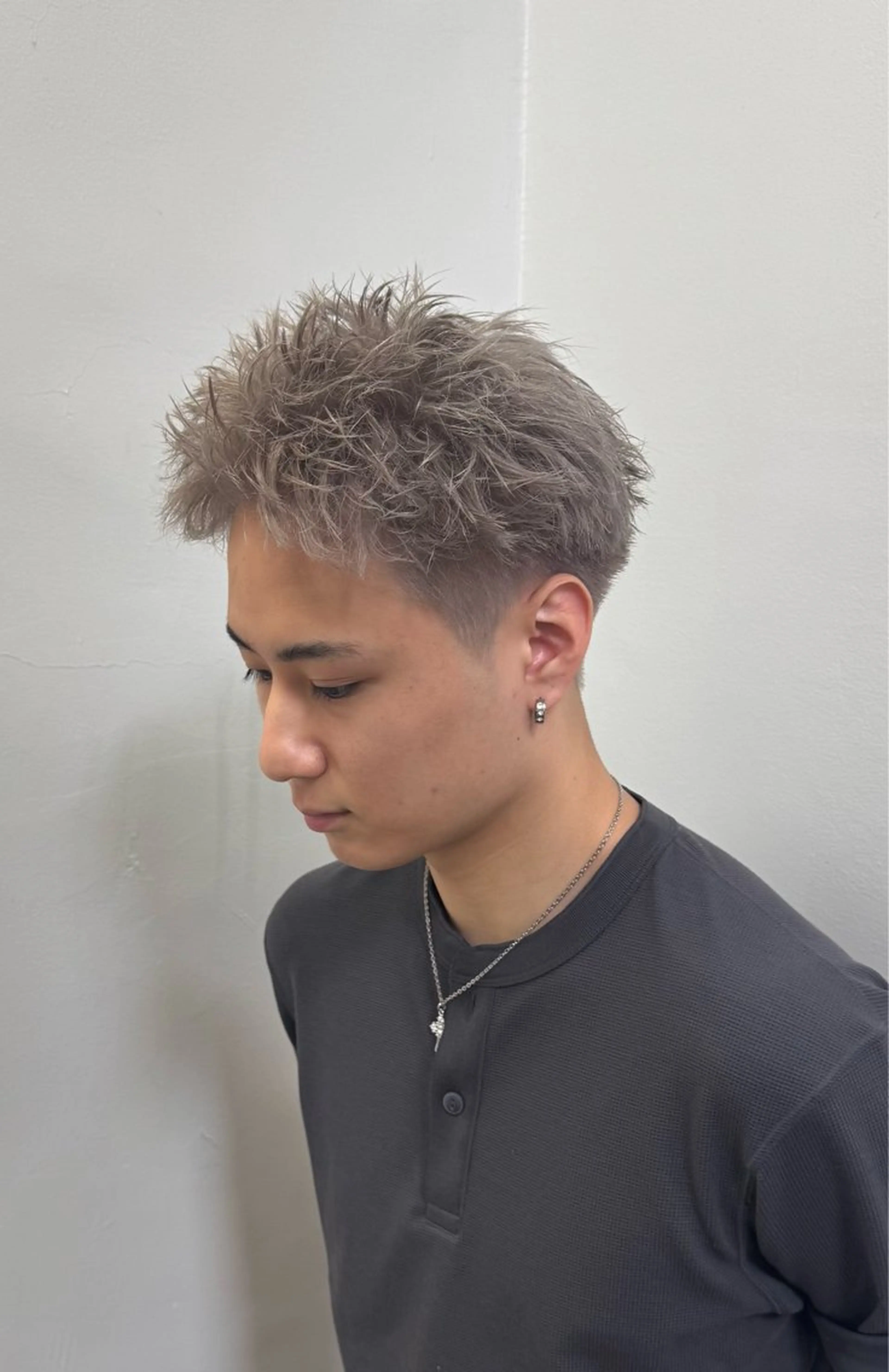 メンズ センターパート フェザーパーマ メンズハイライト メンズハイトーン メンズメッシュ センターパート/フェ ザー🔥SHUYAのヘアスタイル