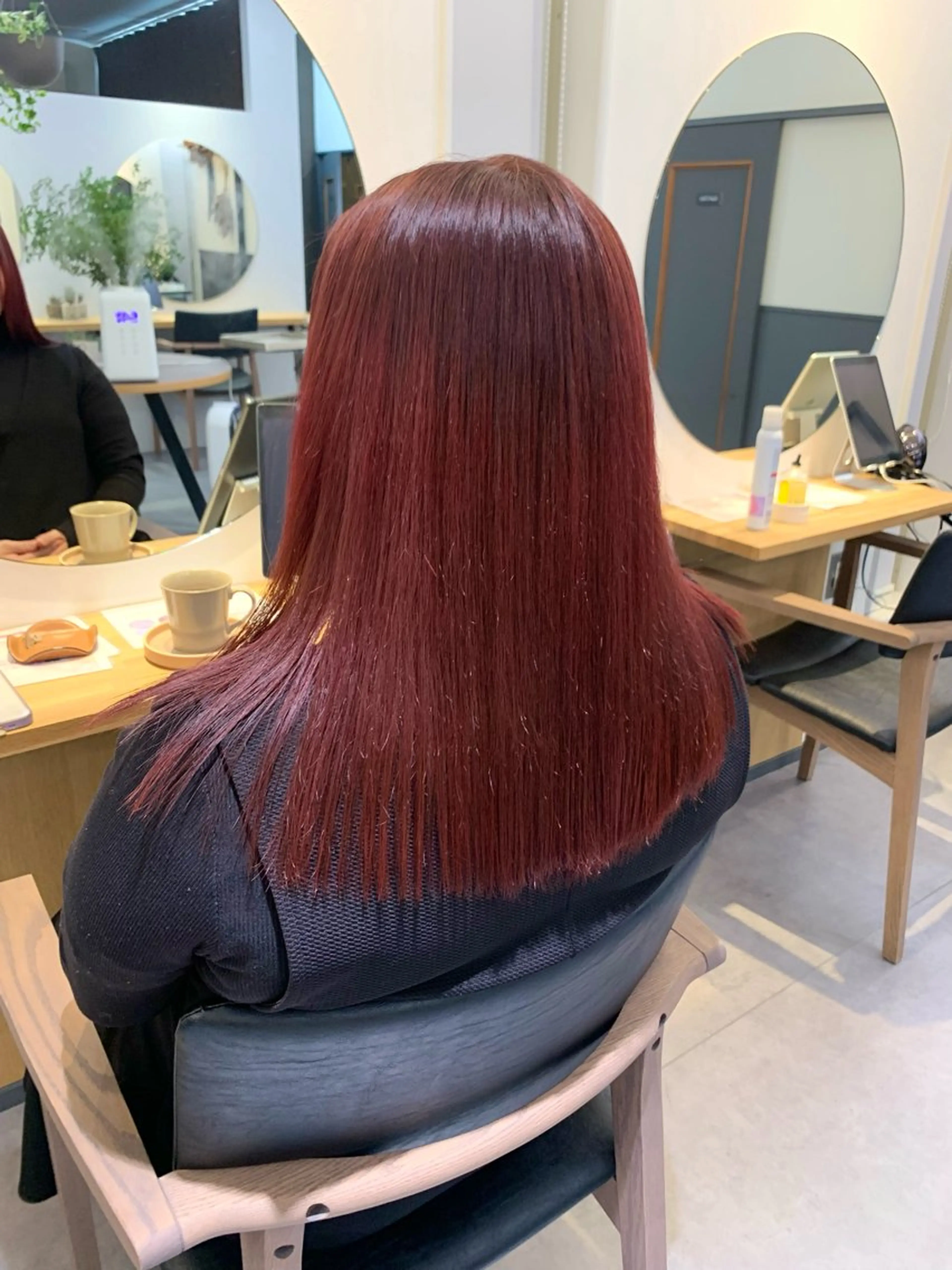 セミロング カラー cupra所属・カワクボ ソラのヘアスタイル