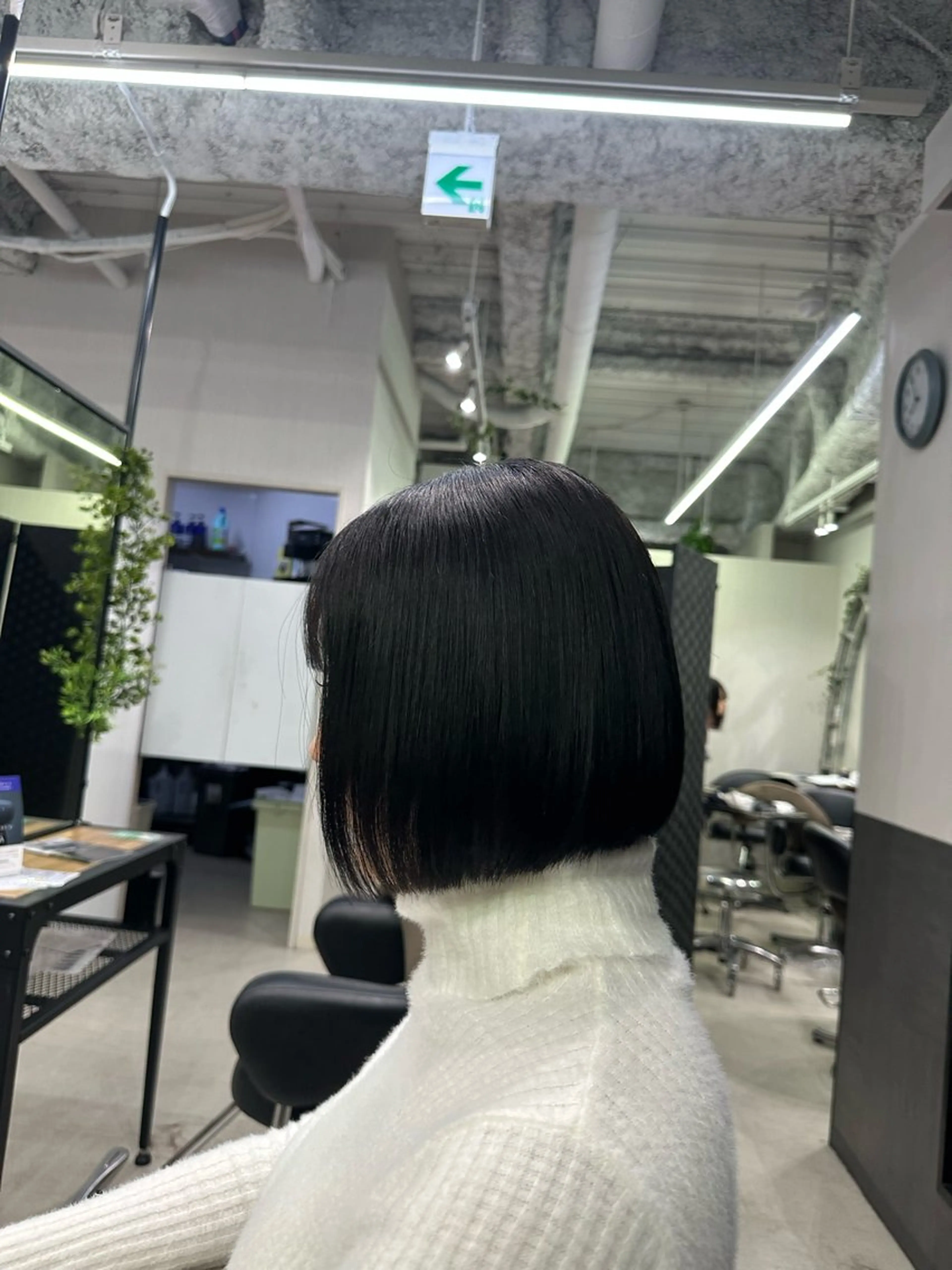 ミディアム カラー 切りっぱなしボブ ボブ SHUHEY💎 髪質改善✨のヘアスタイル