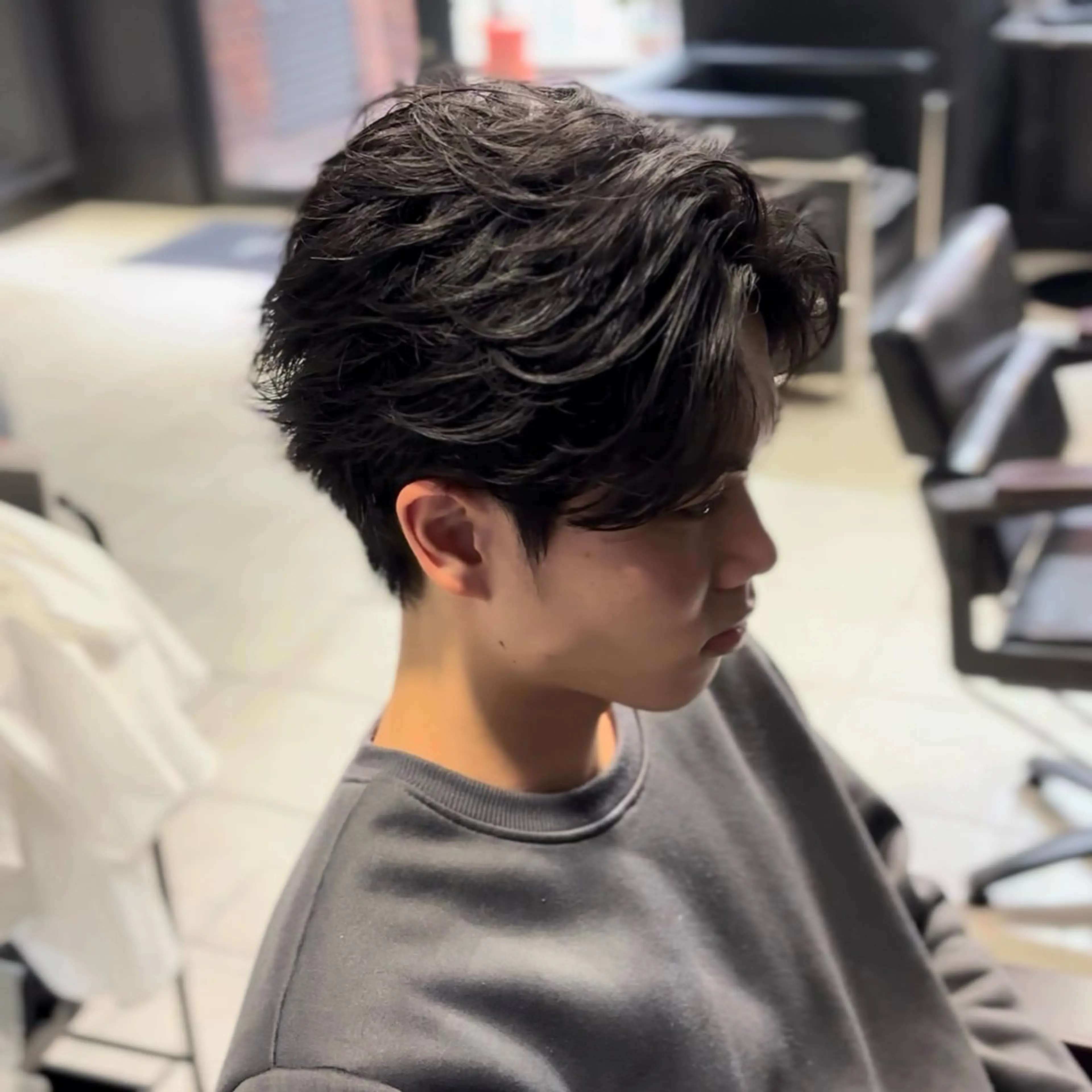 ミディアム パーマ ミディアムパーマ ツイストスパイラルパーマ ニュアンスパーマ スパイラルパーマ ツイストパーマ カット パーマ センターパート支持率 No.1【心斎橋】のヘアスタイル