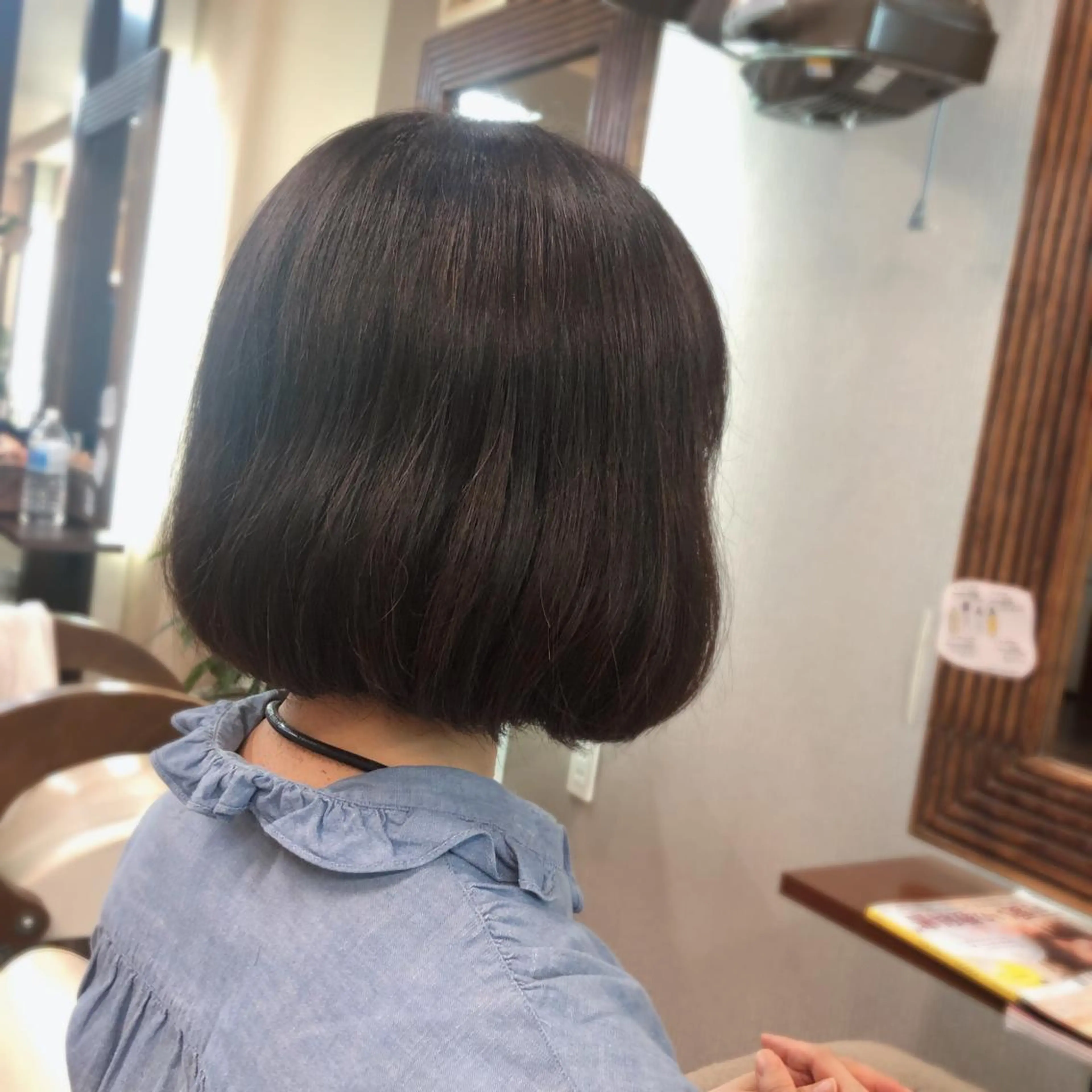 ショート カラー ヘアカラー トリートメント 山崎 絵莉香のヘアスタイル