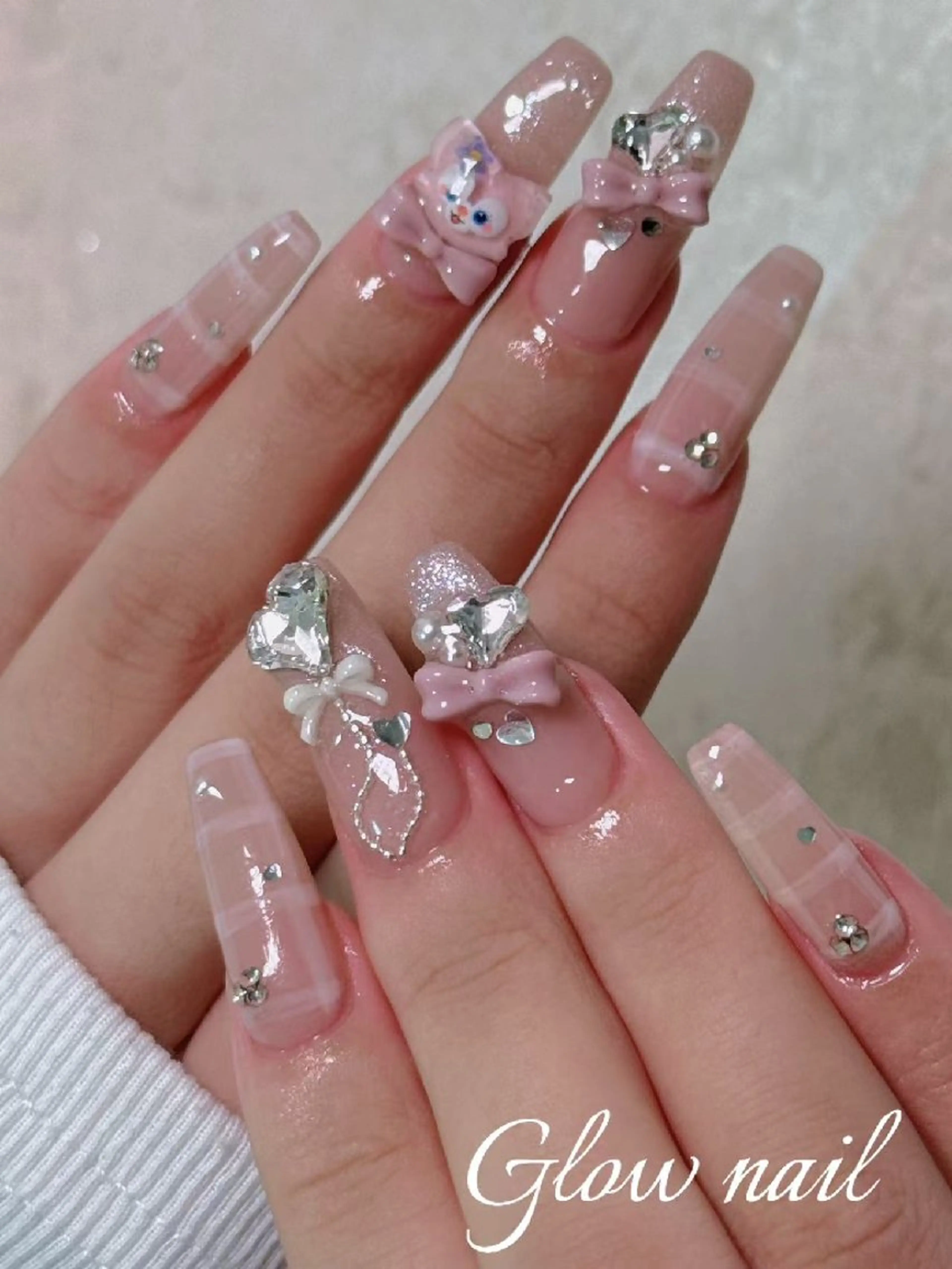 ネイル ハンドネイル グロー ネイルのネイルデザイン