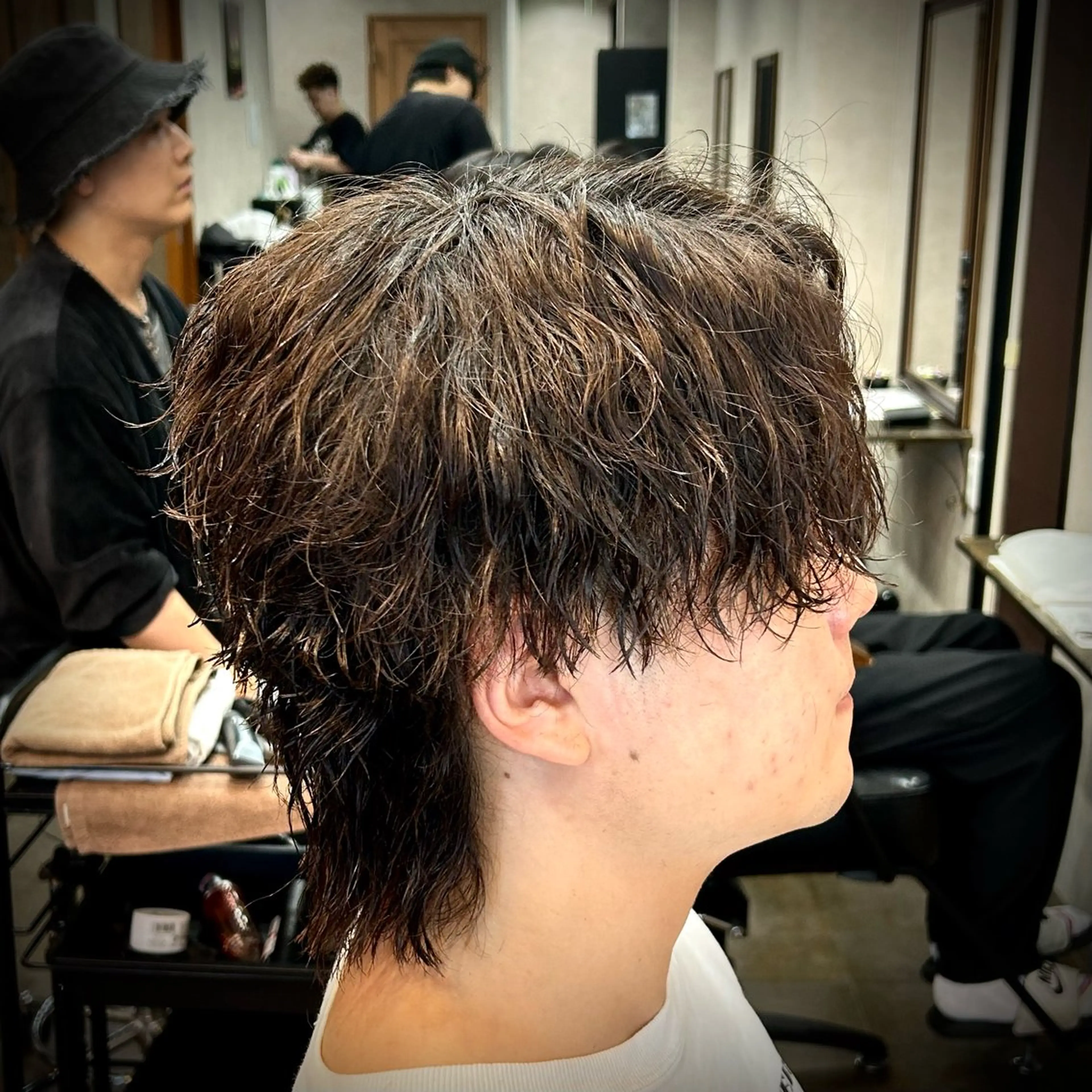 メンズ センターパート メンズウルフカット ウルフカット カット パーマ 革命🔥ツイスパ/フ ェザー特化SHOTAのヘアスタイル