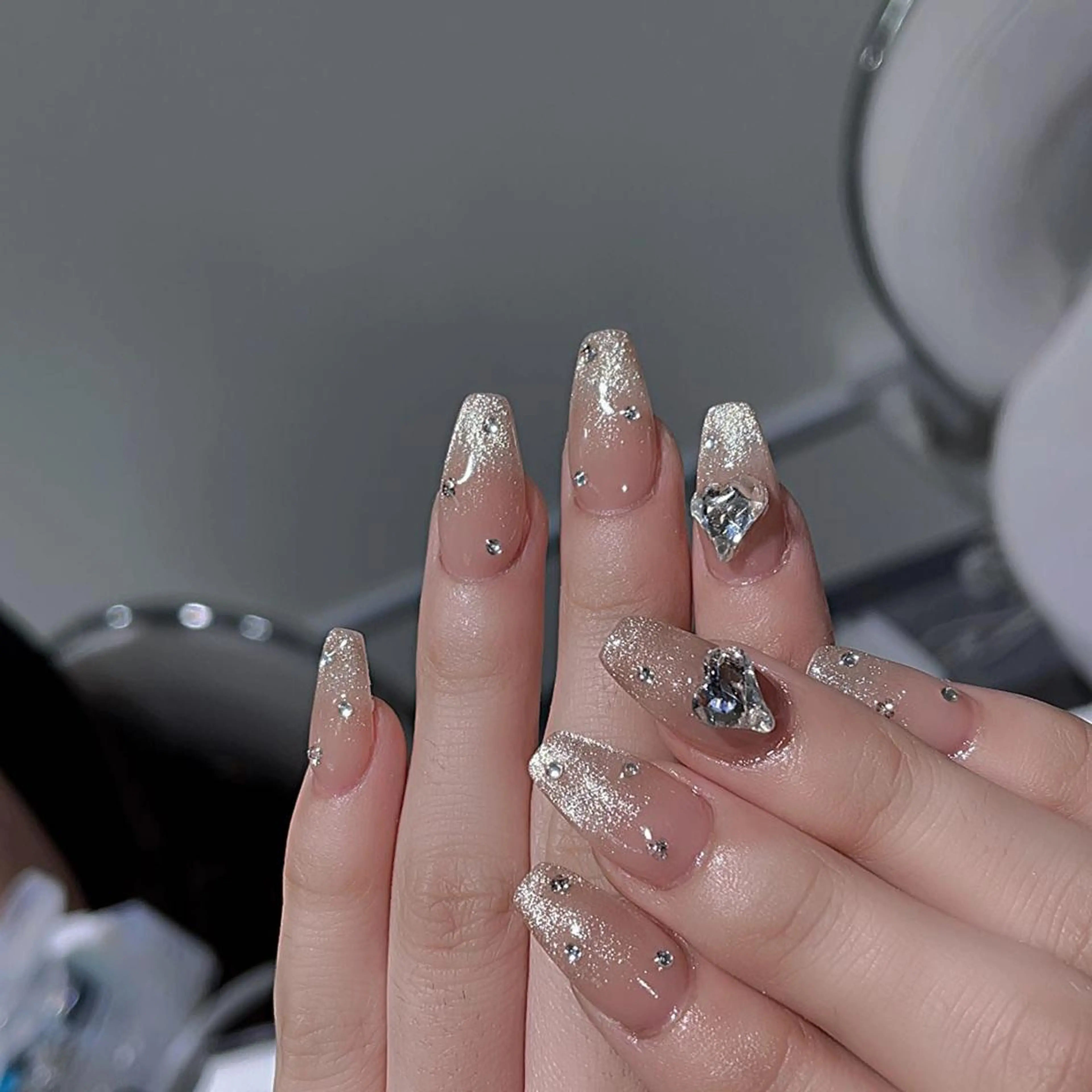 ネイル アートネイル 長さ出し ネイルチップ Queens テイのネイルデザイン