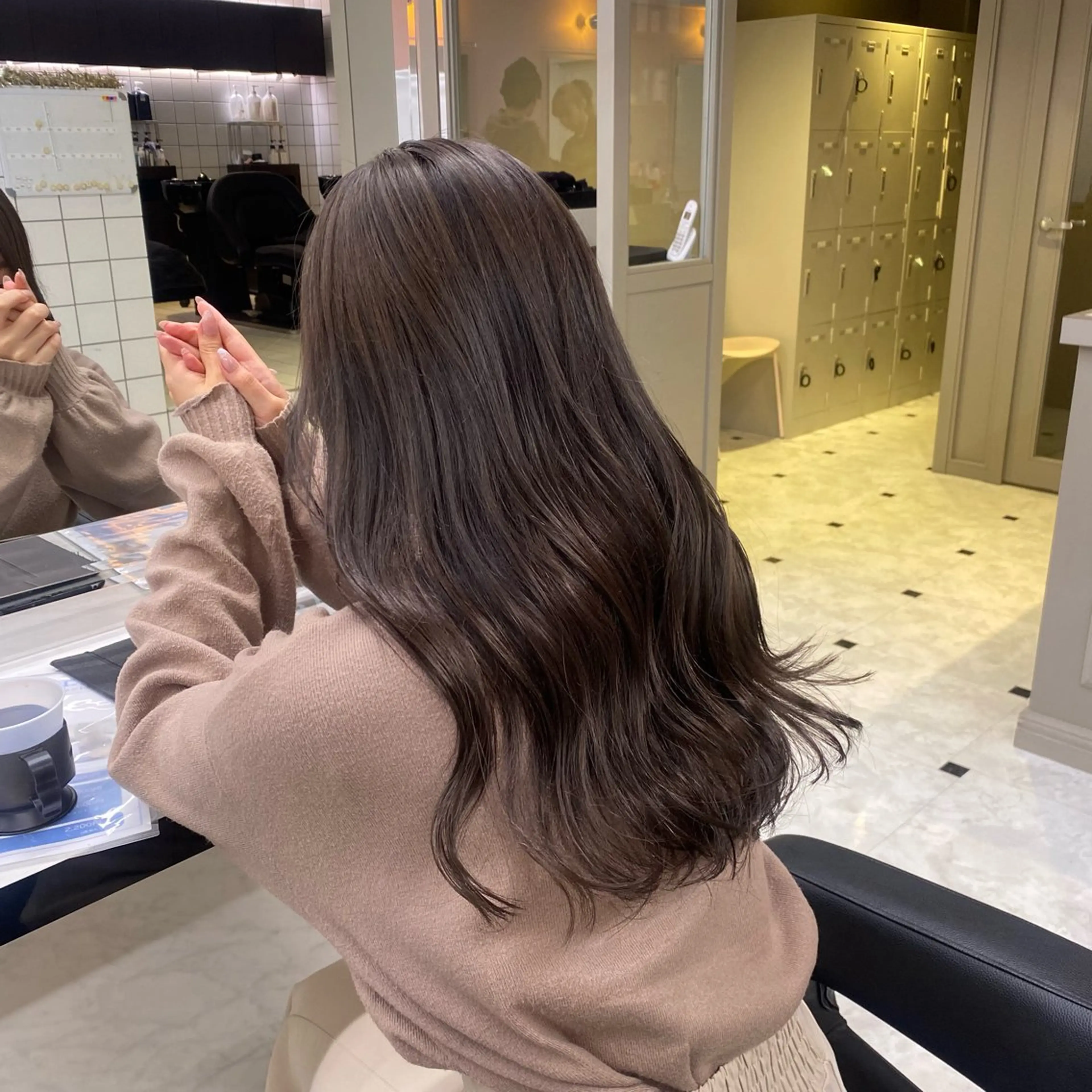 ロング カラー ヘアカラー トリートメント ヘッドスパ ヘアセット 透明感ベージュカラー 🪞上野🪞AIのヘアスタイル