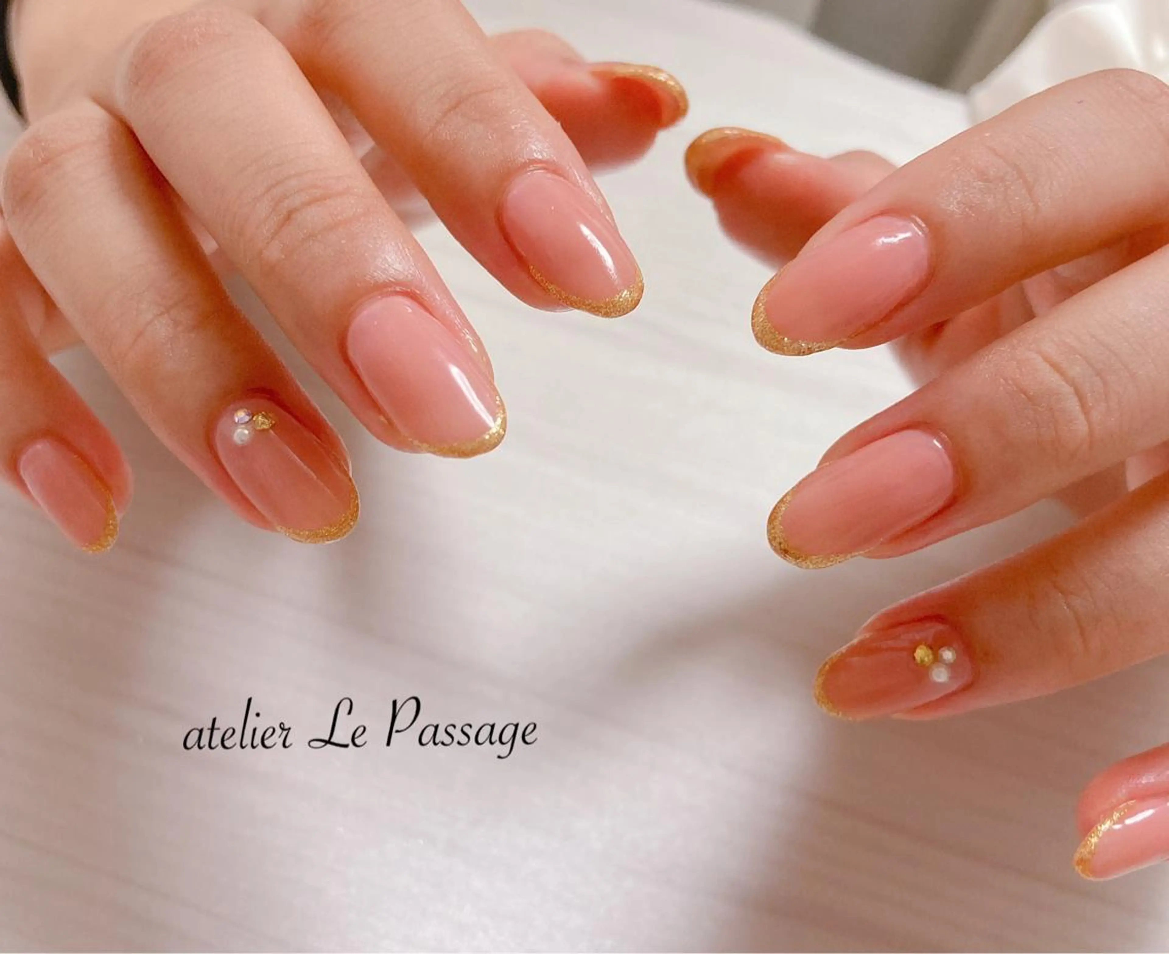 ネイル フレンチネイル ジェルネイル キラキラネイル ニュアンスネイル パラジェル Atelier Le Passage所属・h nakatsukaのネイルデザイン