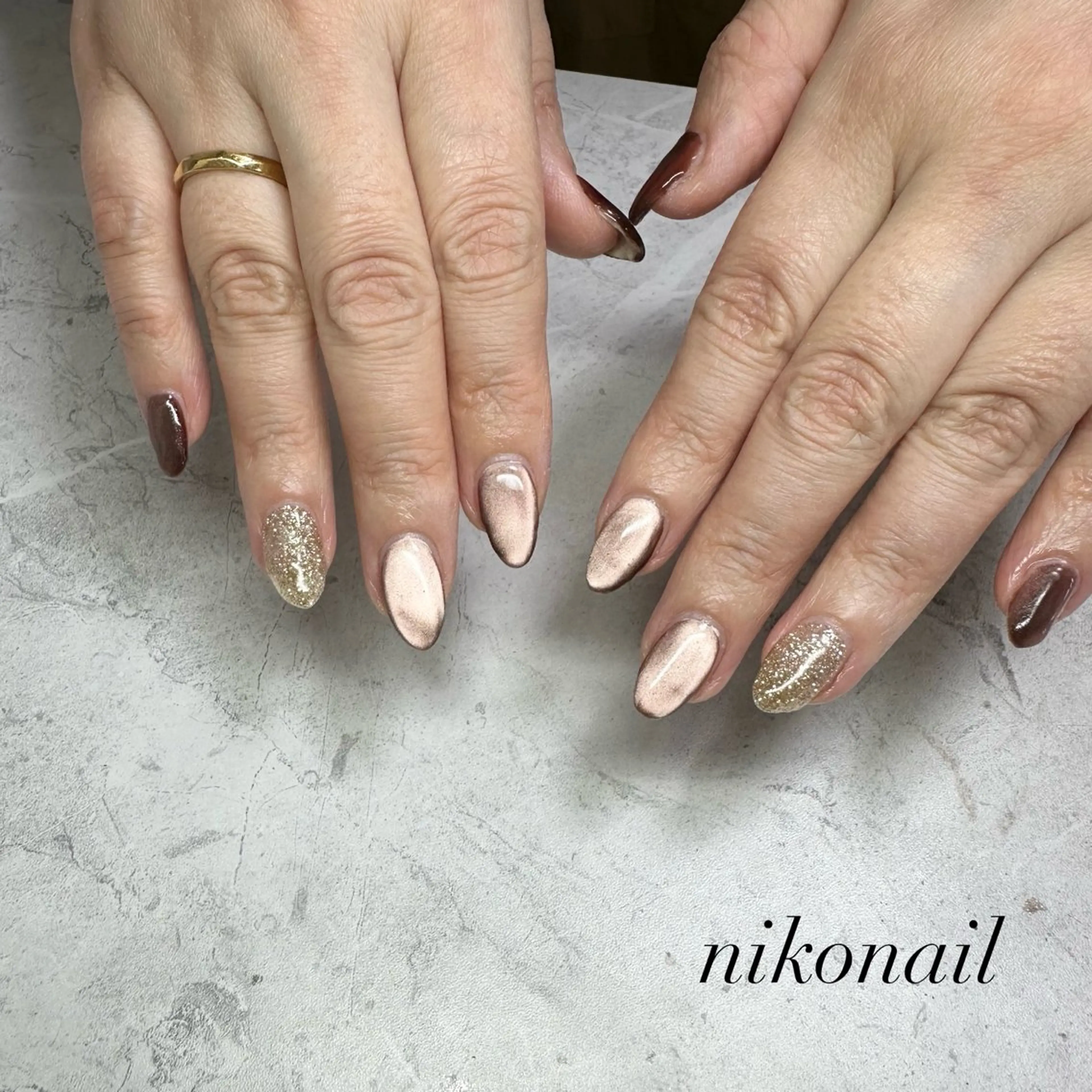 ネイル ブラウン ゴールド ラメ(グリッター) ワンカラーネイル ハンドネイル niko nailのネイルデザイン