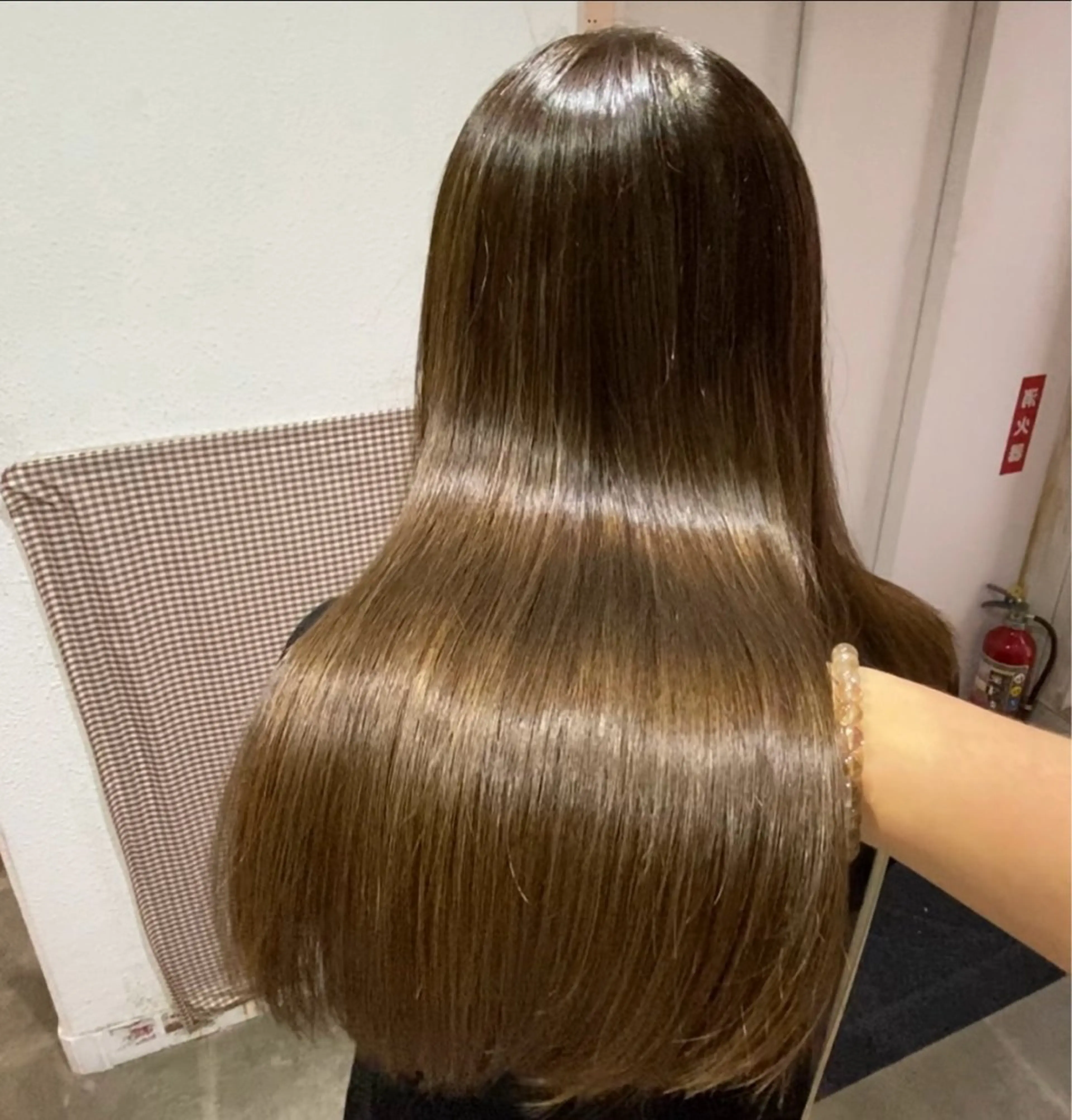 セミロング 髪質改善 カット ヘアカラー トリートメント ミルクティーベージュ 山本勝志のヘアスタイル