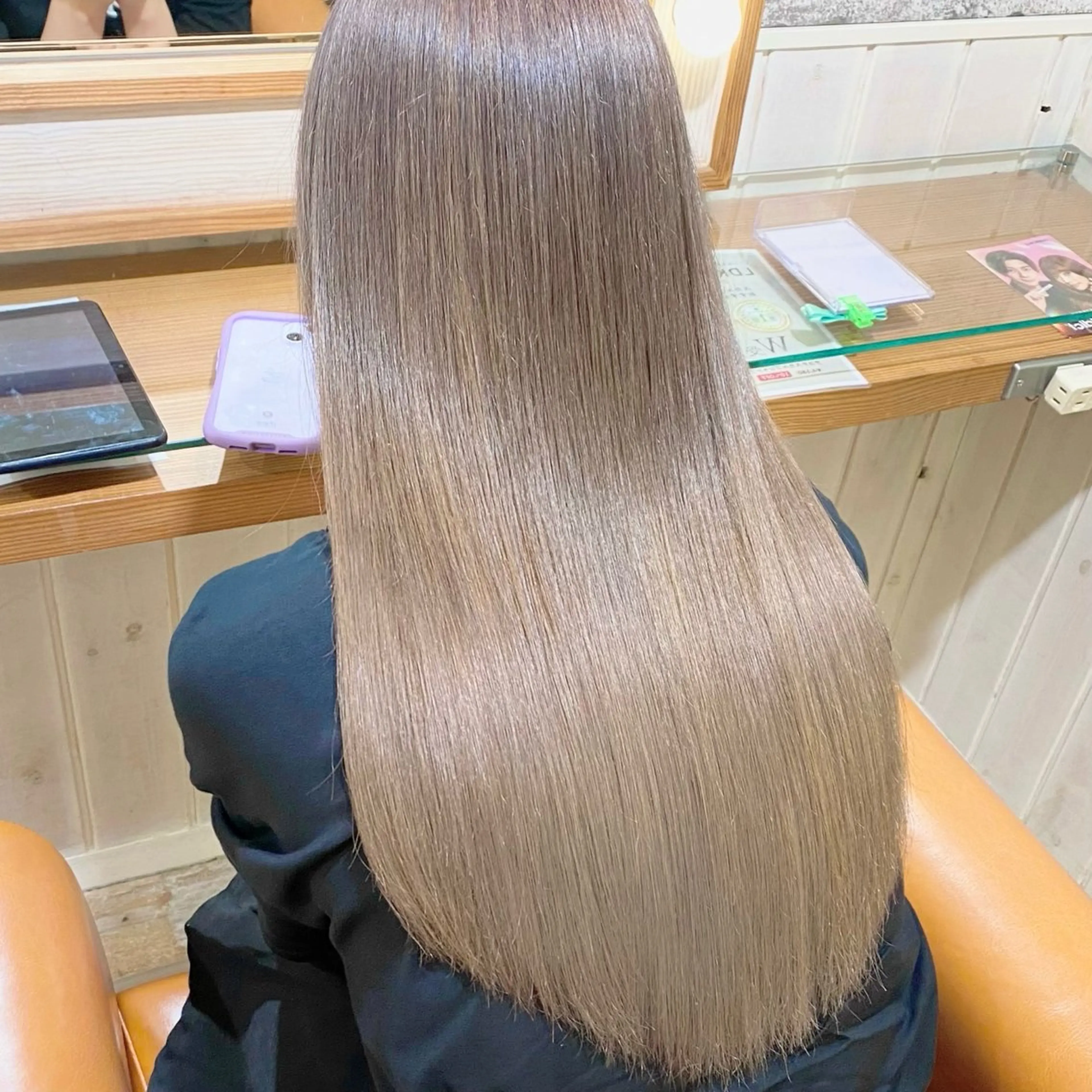 ロング カラー ベージュカラー ブリーチ ミルクティーベージュ ヘアカラー 🌸小島友梨香🌸 ブリーチカラーのヘアスタイル