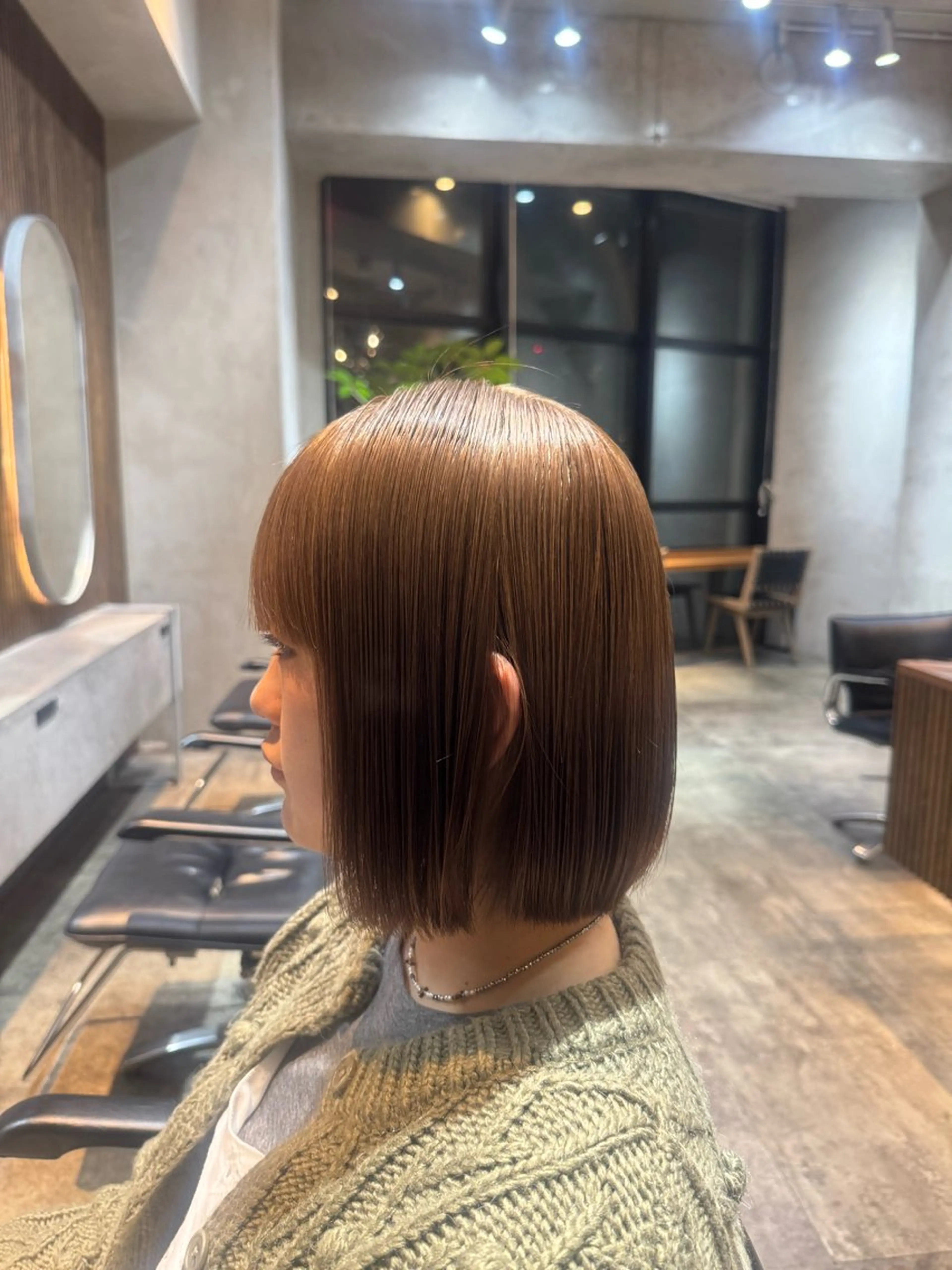 ショート 外ハネヘア カット ヘアカラー 渋谷/切りっぱなし レイヤー/ブリーチのヘアスタイル