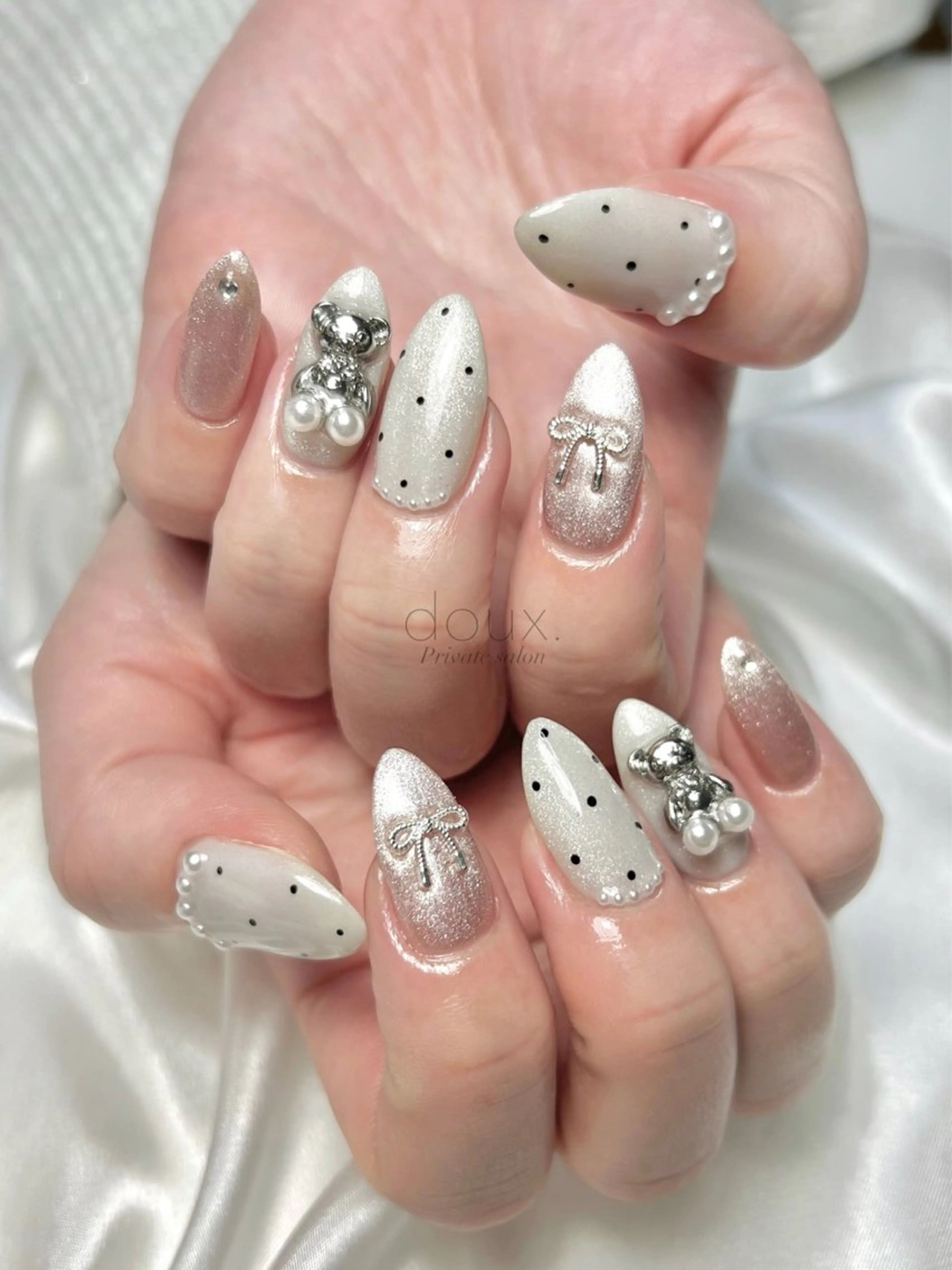 ネイル マグネットネイル ハンドネイル doux. nailのネイルデザイン