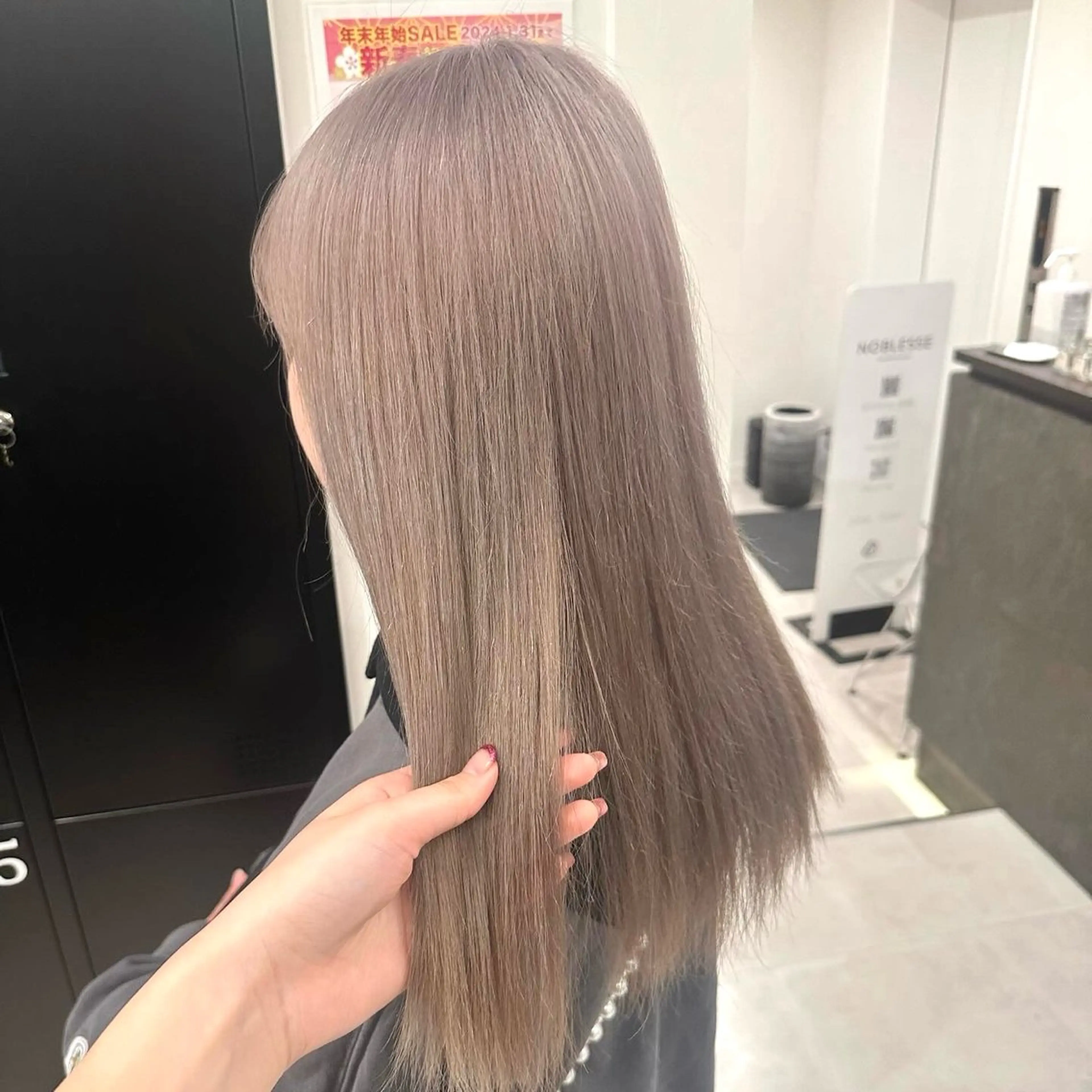 セミロング カラー グレージュ ミルクティーグレージュ カット ヘアカラー トリートメント ハイトーン/ウルフ/ レイヤー/Asukaのヘアスタイル