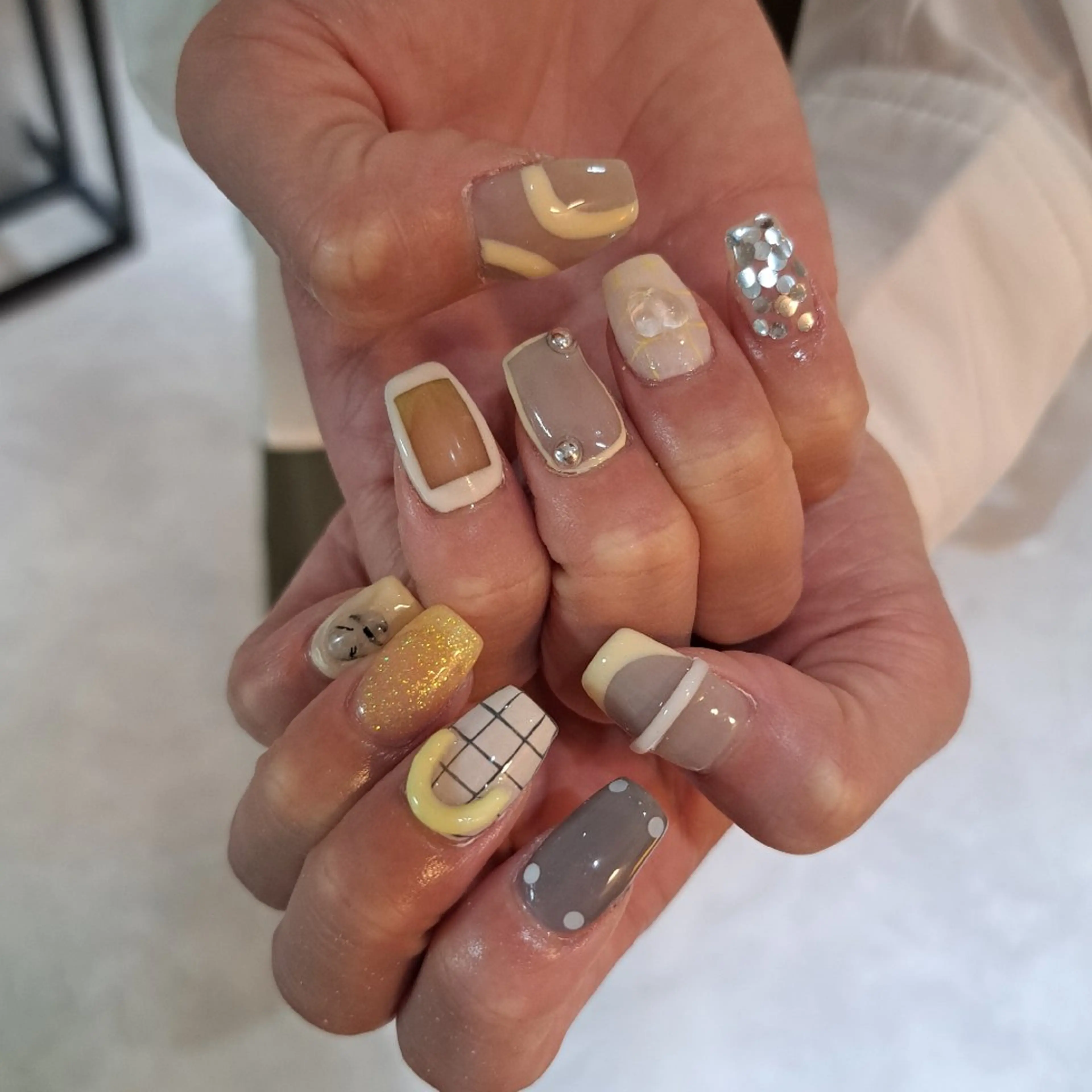ネイル アートネイル ジェルネイル ホログラムネイル 持ち込み ぷっくりネイル Nail mood /アートし放題のネイルデザイン