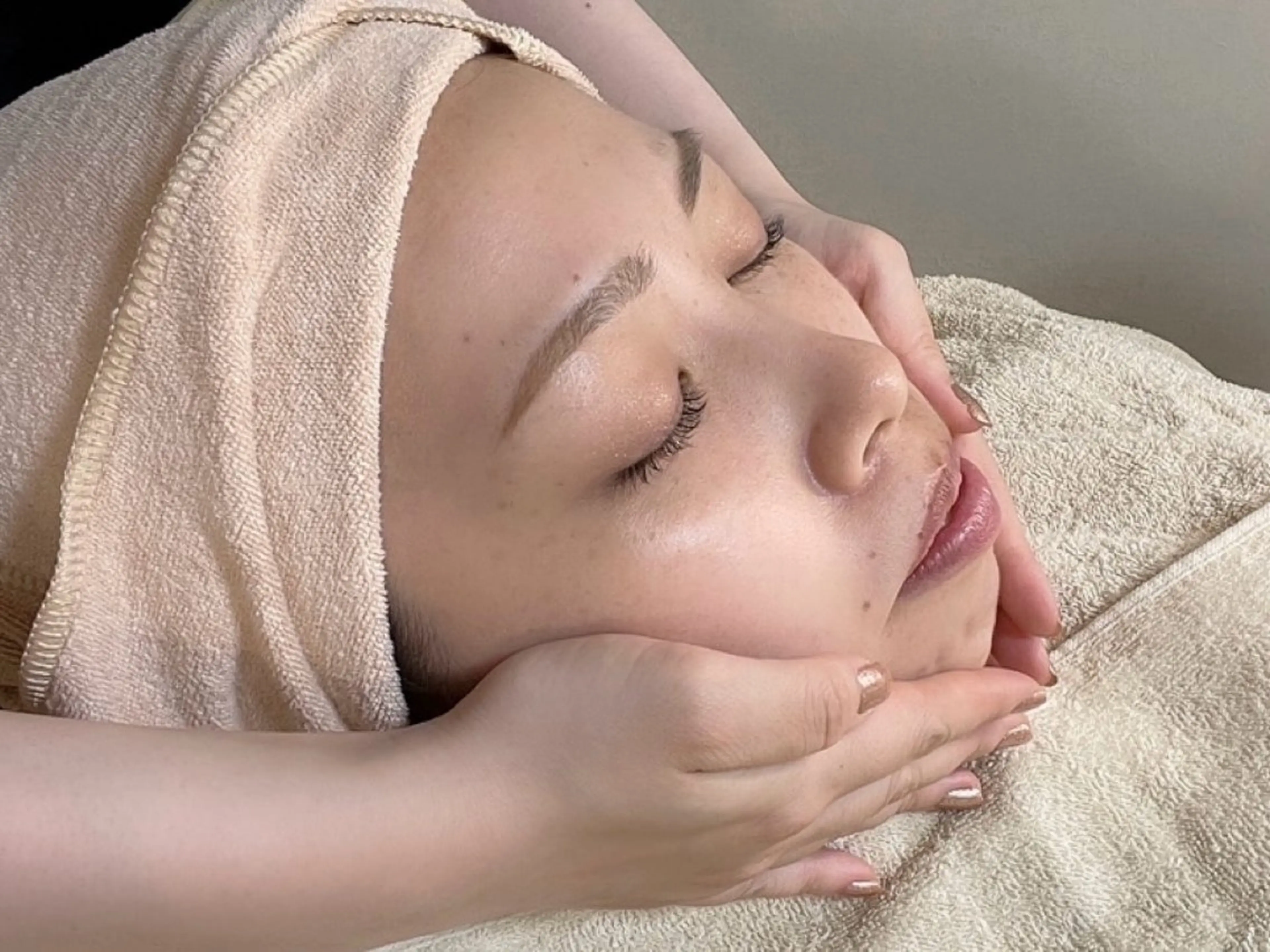 エステ アイブロウ&フェイシャルサロンa‘lm所属・WAX脱毛/肌質改善 眉毛とお肌のサロンのエステ・リラクイメージ