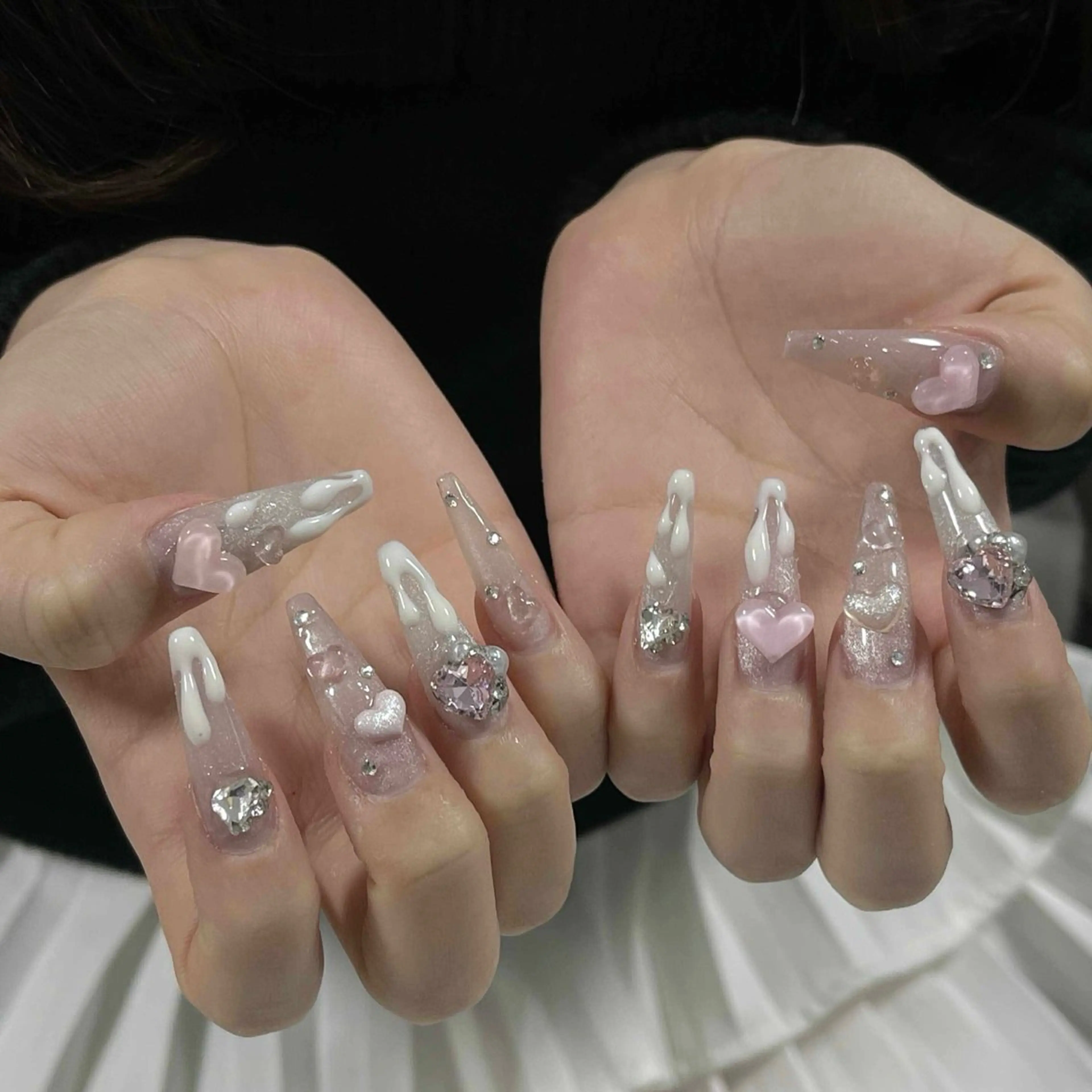 ネイル オーロラネイル クリアネイル 成人式 フラッシュネイル ジェルネイル ハンドネイル Amee Nail Salonのネイルデザイン