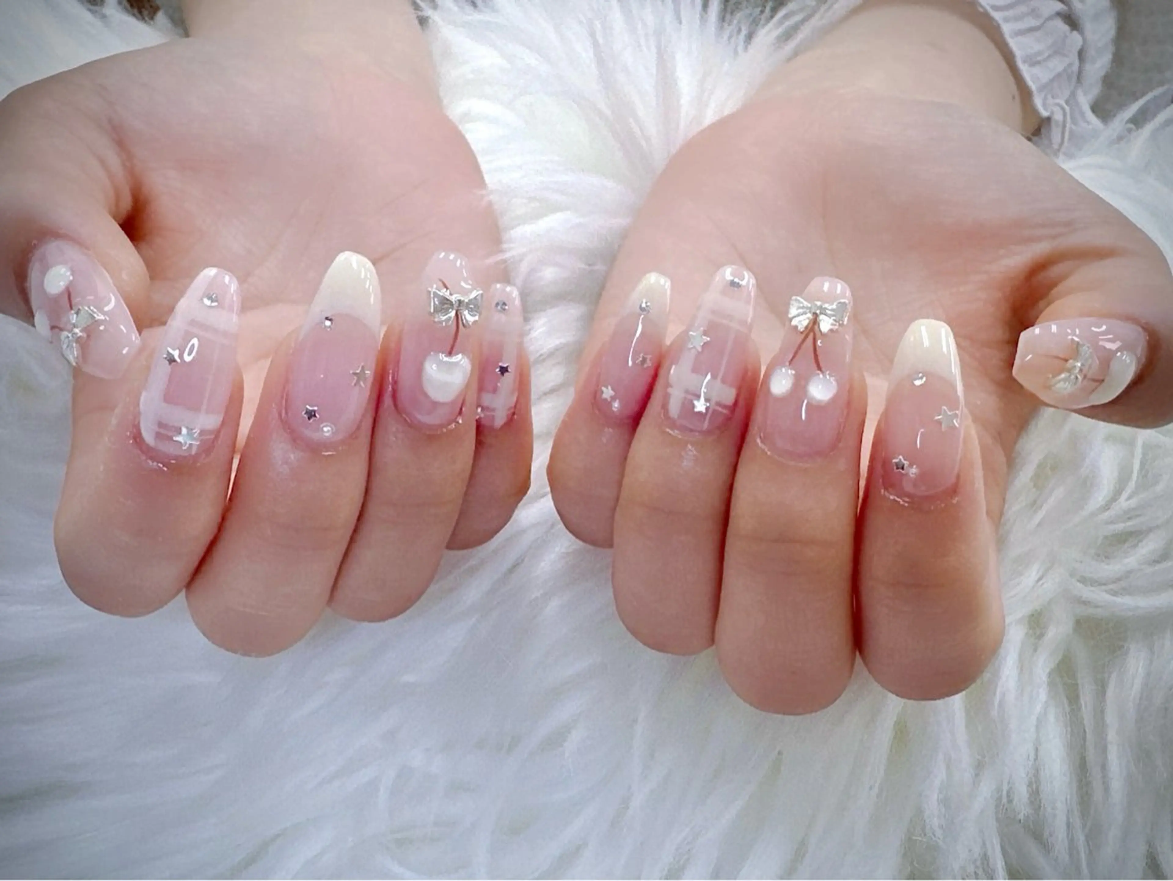 ネイル 桜ネイル フレンチネイル グラデーション 韓国ネイル マグネットネイル ハンドネイル ハンドケア Hara Nail 【パラジェル使用】のネイルデザイン