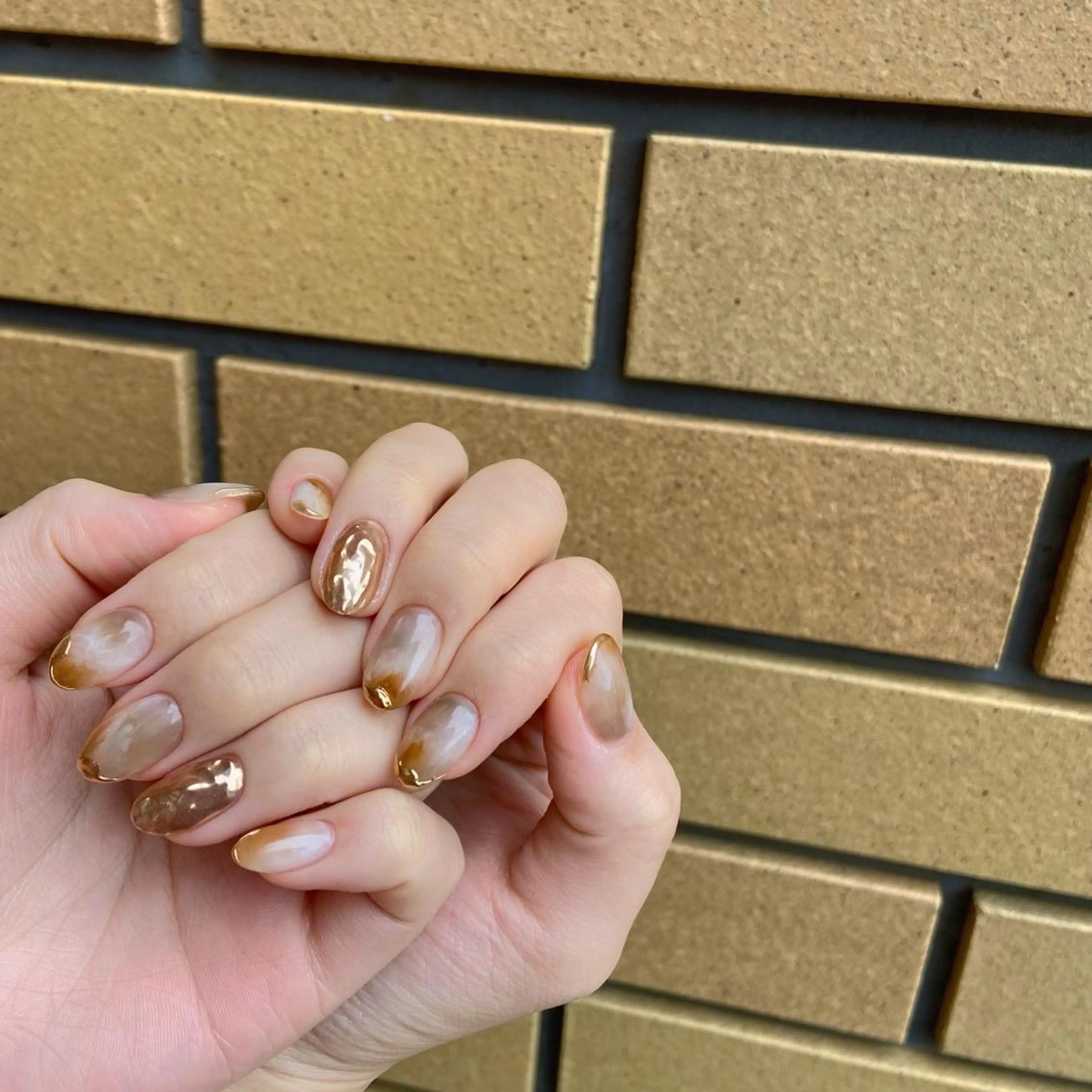 ネイル オーロラネイル カジュアル 長さ出し ジェルネイル 韓国ネイル ハンドネイル MH Nailのネイルデザイン