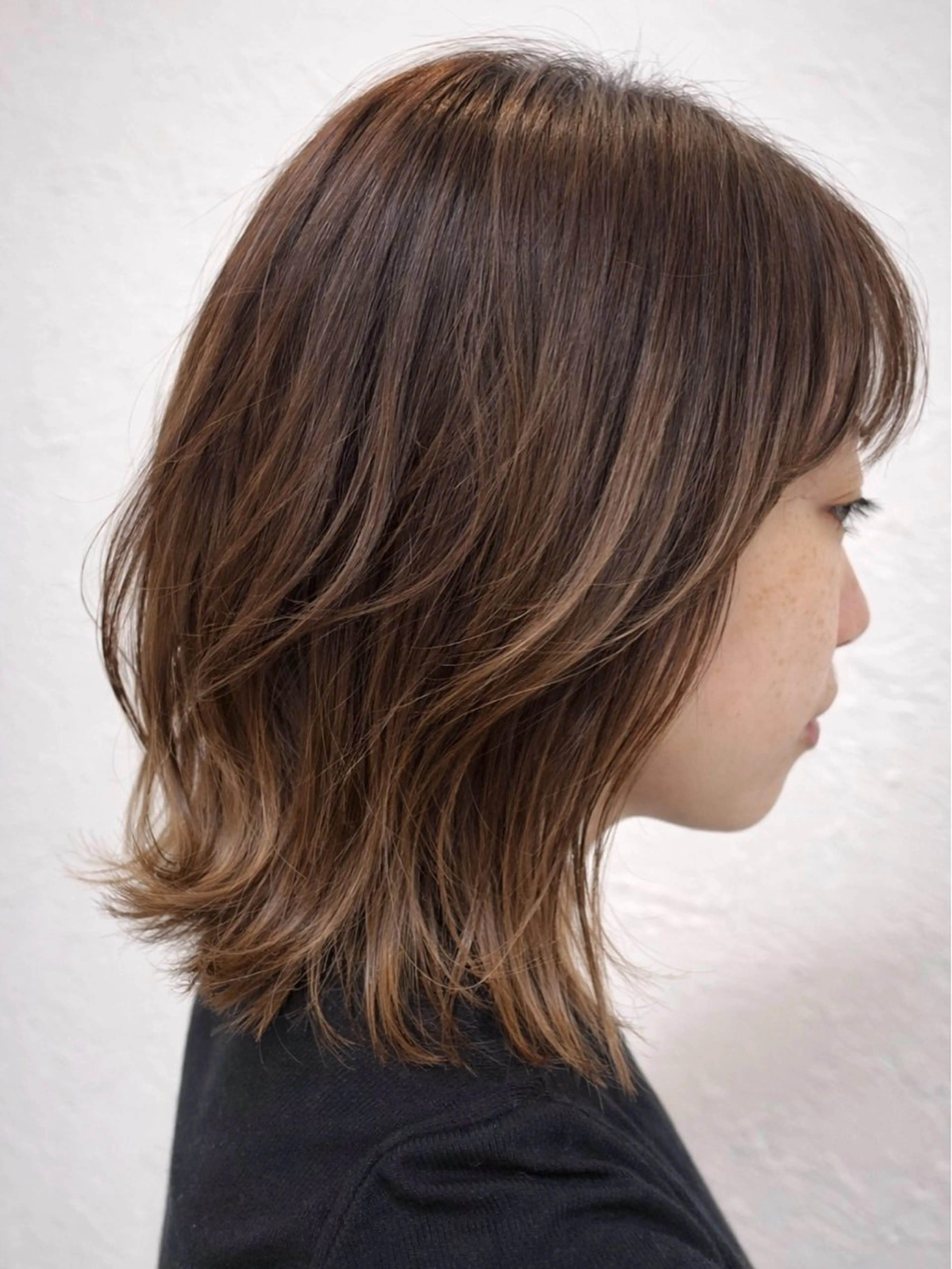 ミディアム カラー レイヤーカット 外ハネヘア カット ヘアカラー トリートメント 中原由貴 /WILLOW京橋のヘアスタイル