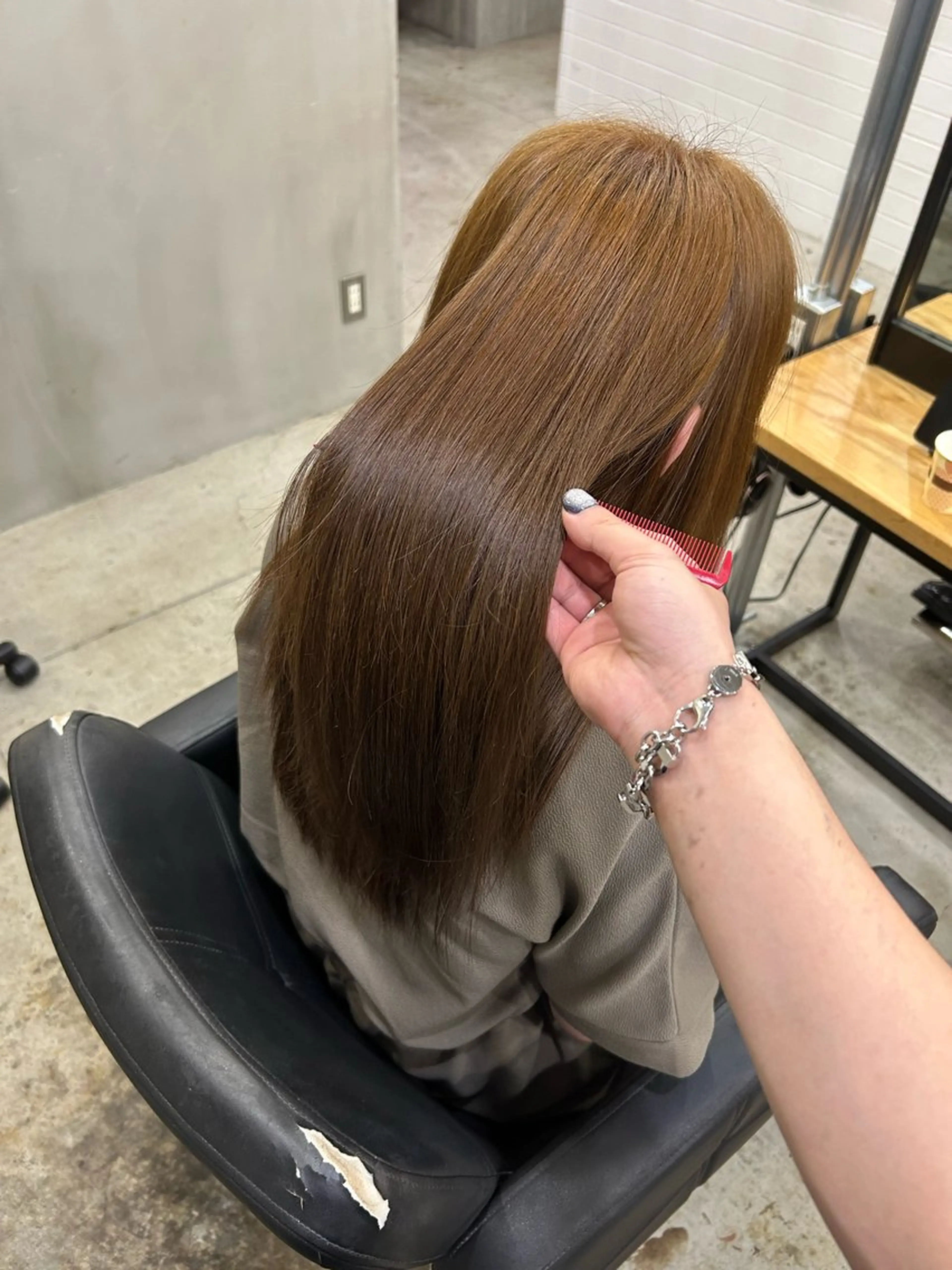 カラー siun.所属・春翔 艶/ブリーチのヘアスタイル