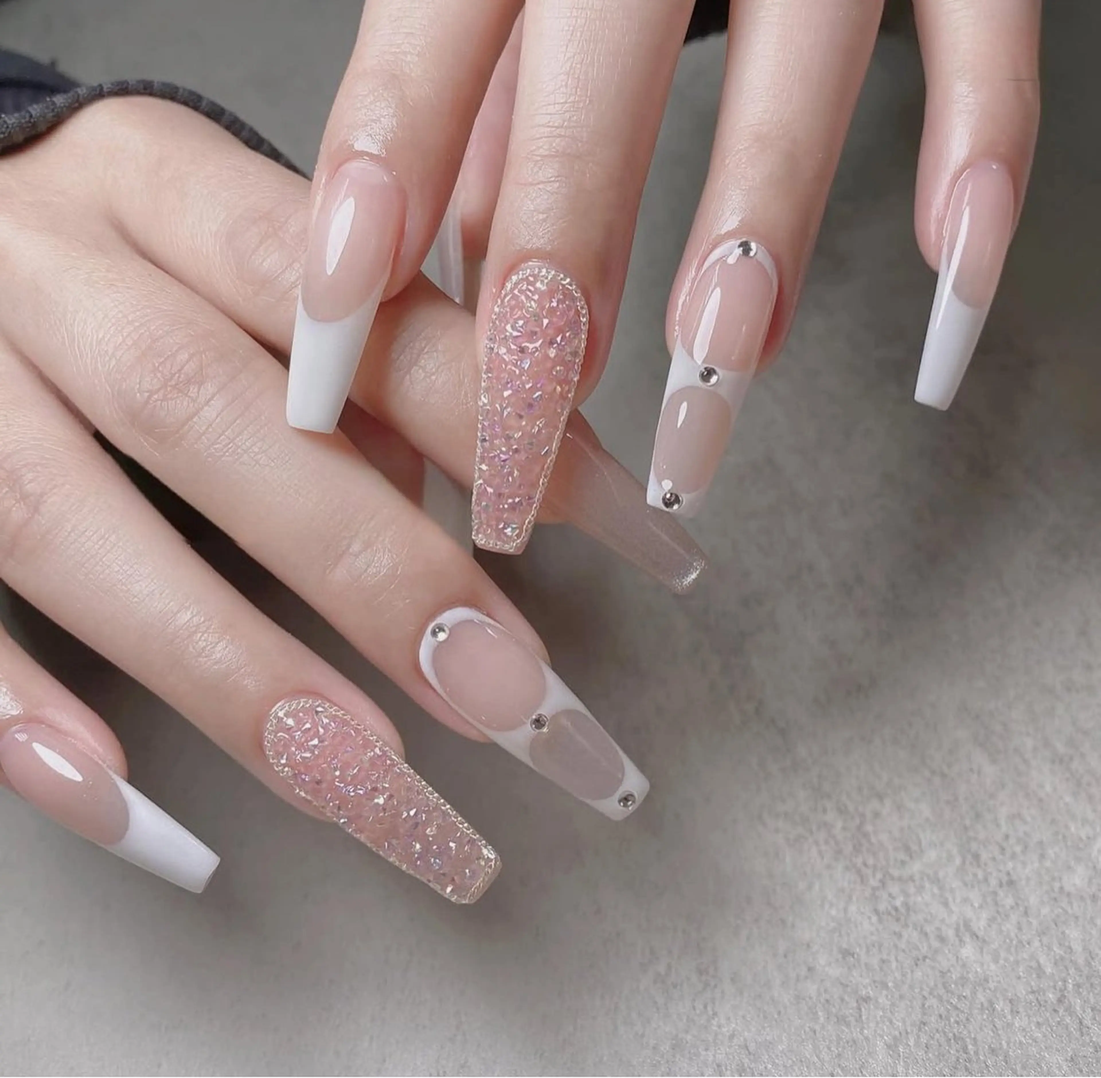 ネイル アニマル柄 オーロラネイル チークネイル フラッシュネイル ジェルネイル ハンドネイル Lyna 池袋のネイルデザイン