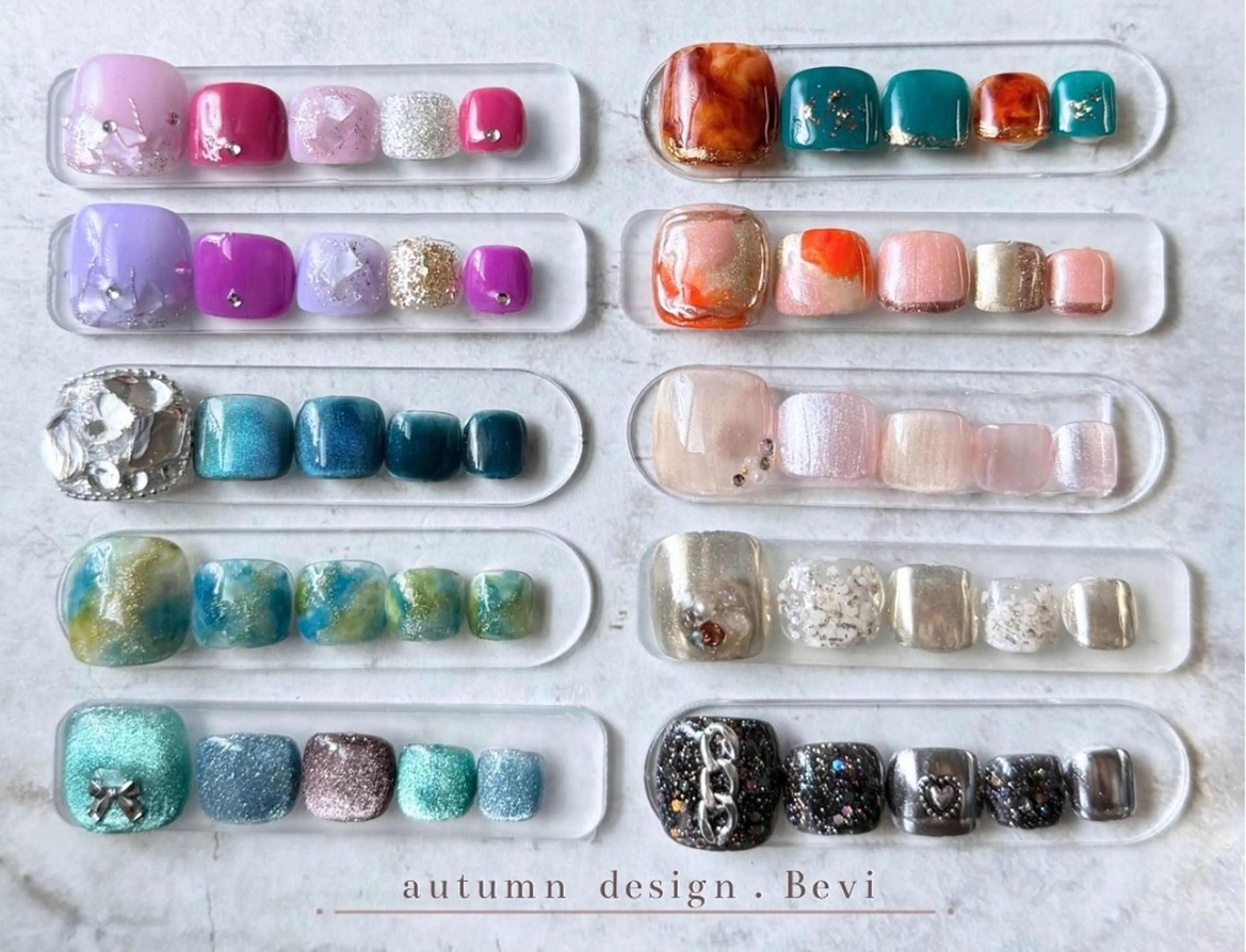 【フット・ジェルネイル】🤍定額デザイン・秋🍂🤍ソフトジェルオフ無料（フィルイン込み）の写真