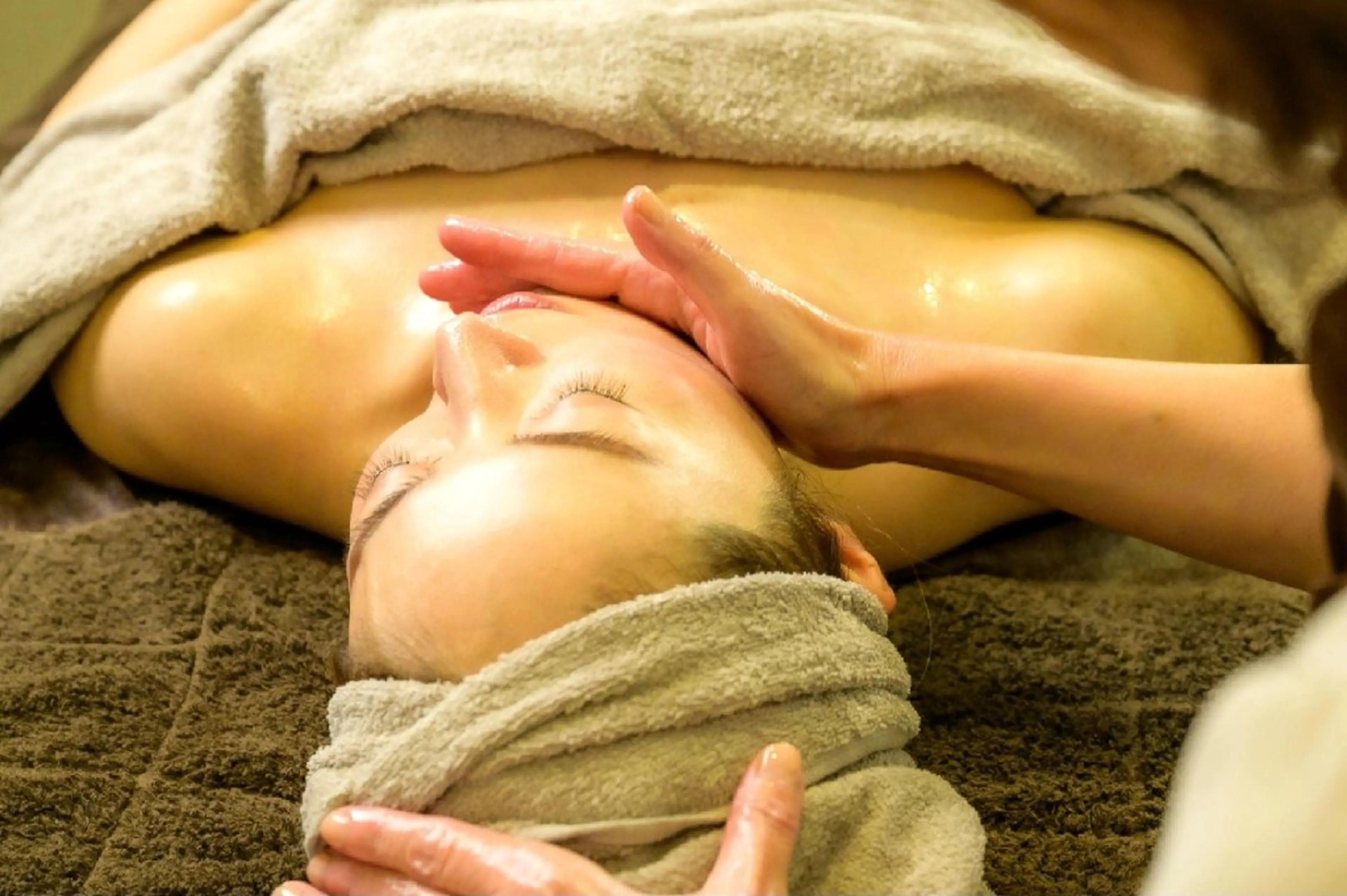 リンパマッサージ  デコルテの写真