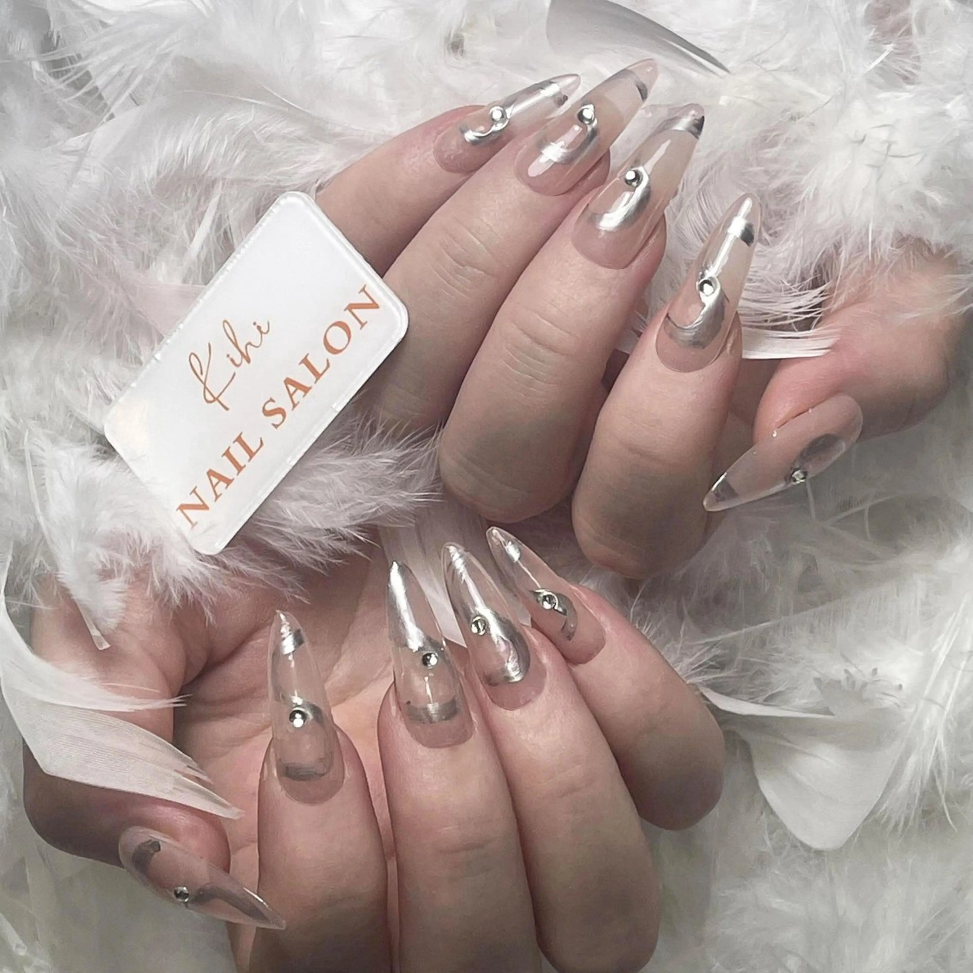 ネイル アートネイル フレンチネイル ジェルネイル グラデーション 韓国ネイル ハンドネイル 💕鈴木ユリ パラジェル/オフ無料のネイルデザイン