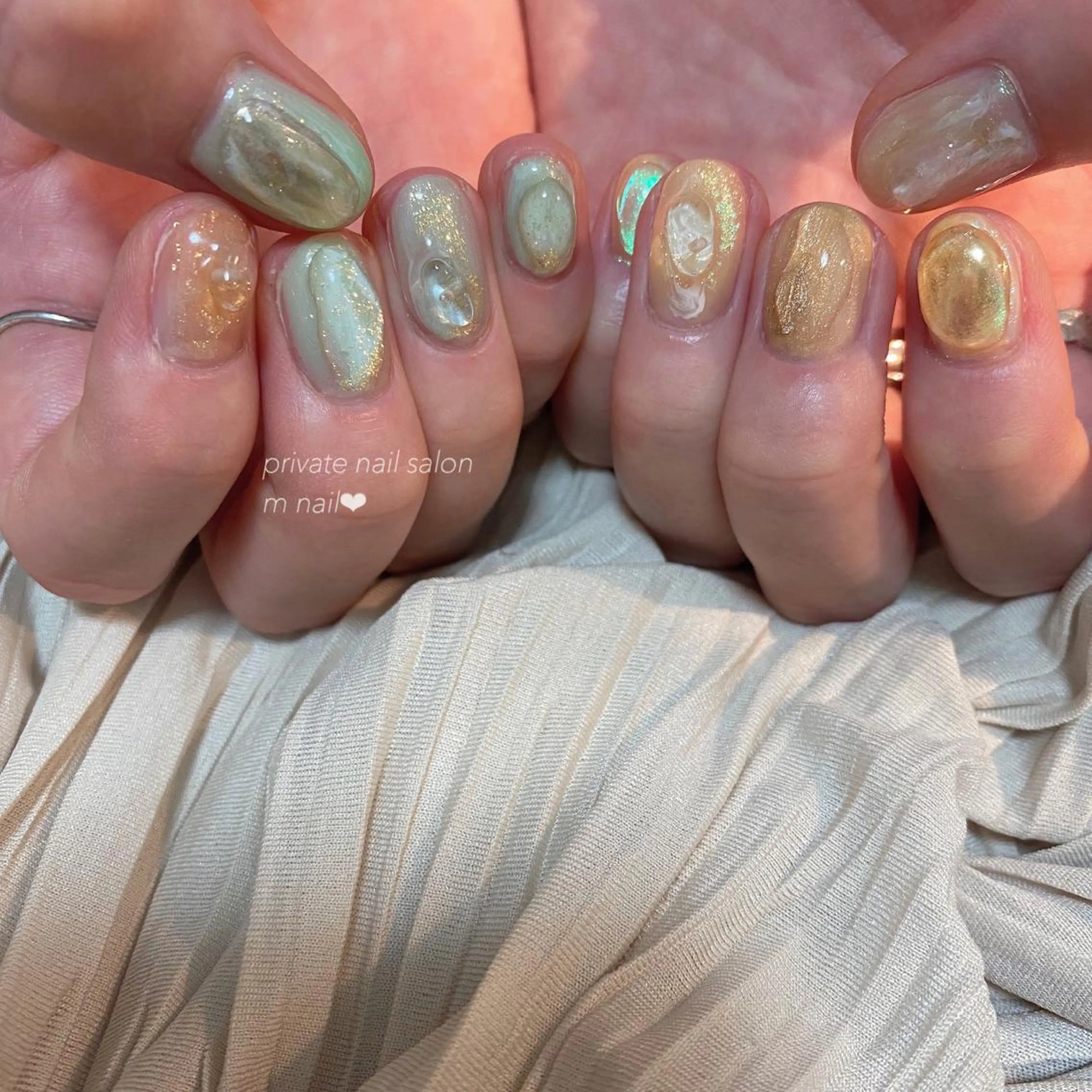 ネイル グリーン 黄色 ハンドネイル 小河原 舞のネイルデザイン