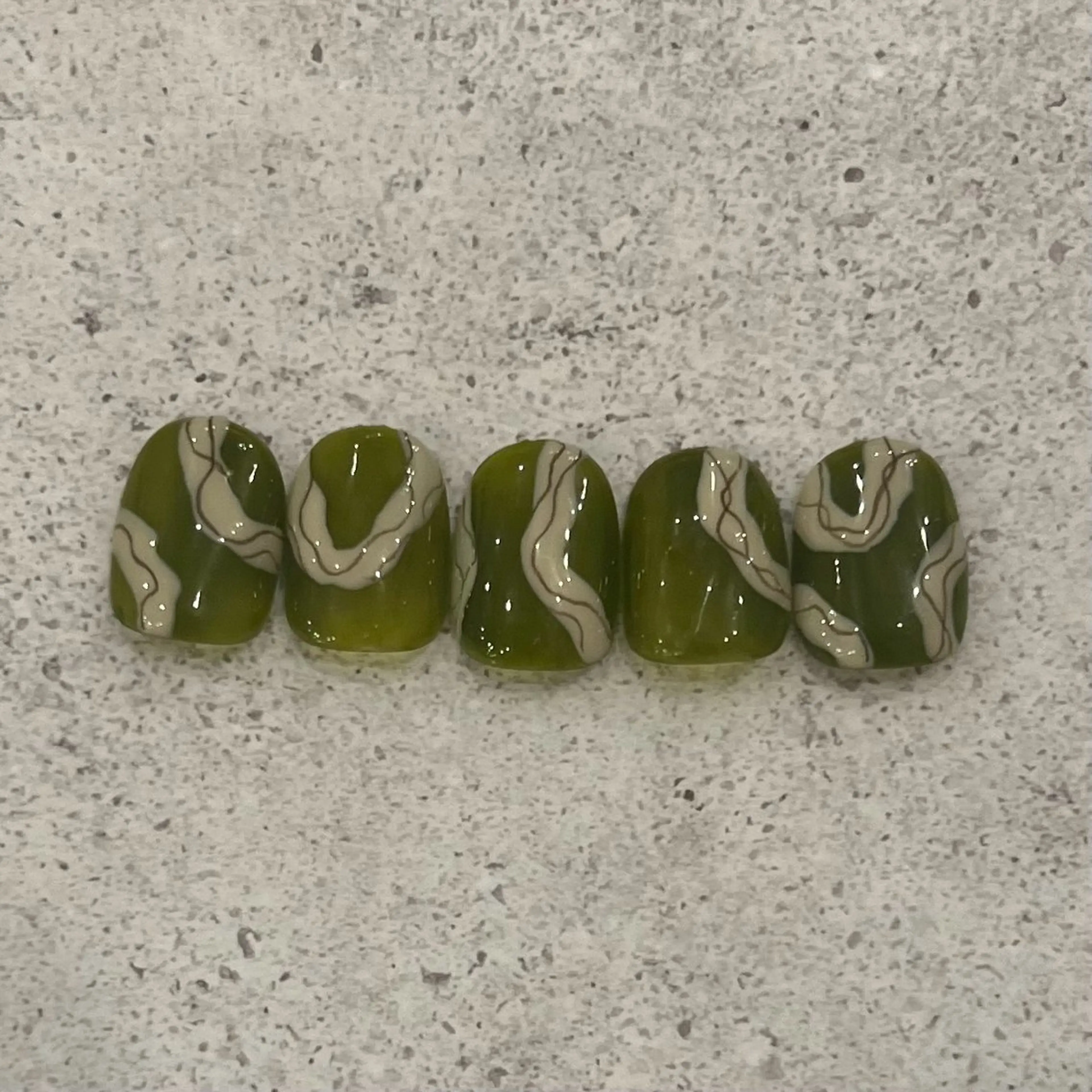 ネイル favori小池 りおのマツエク・マツパデザイン