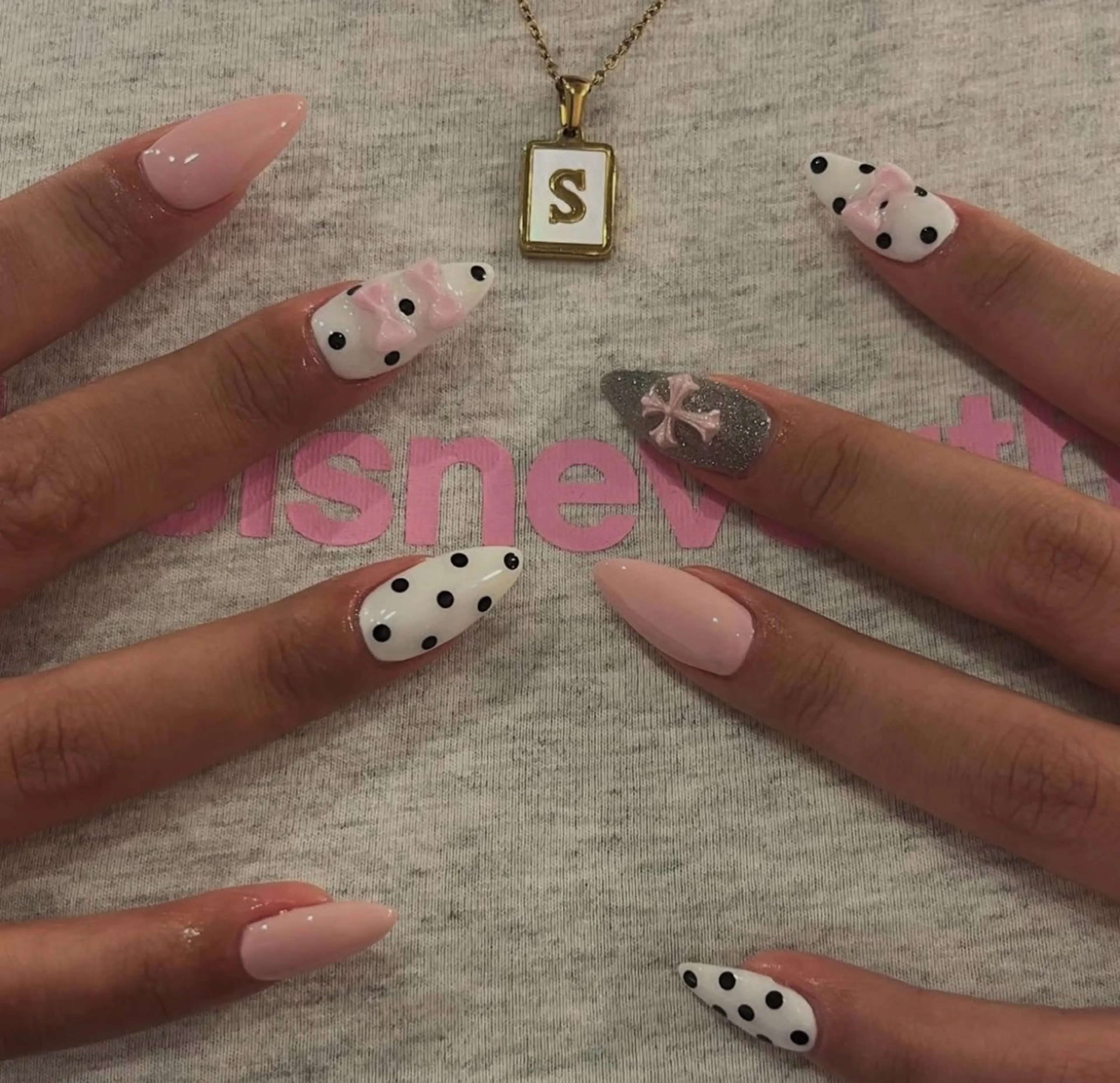 ネイル ドット ガーリー ピンク リボン ハンドネイル BERA NAILSのネイルデザイン