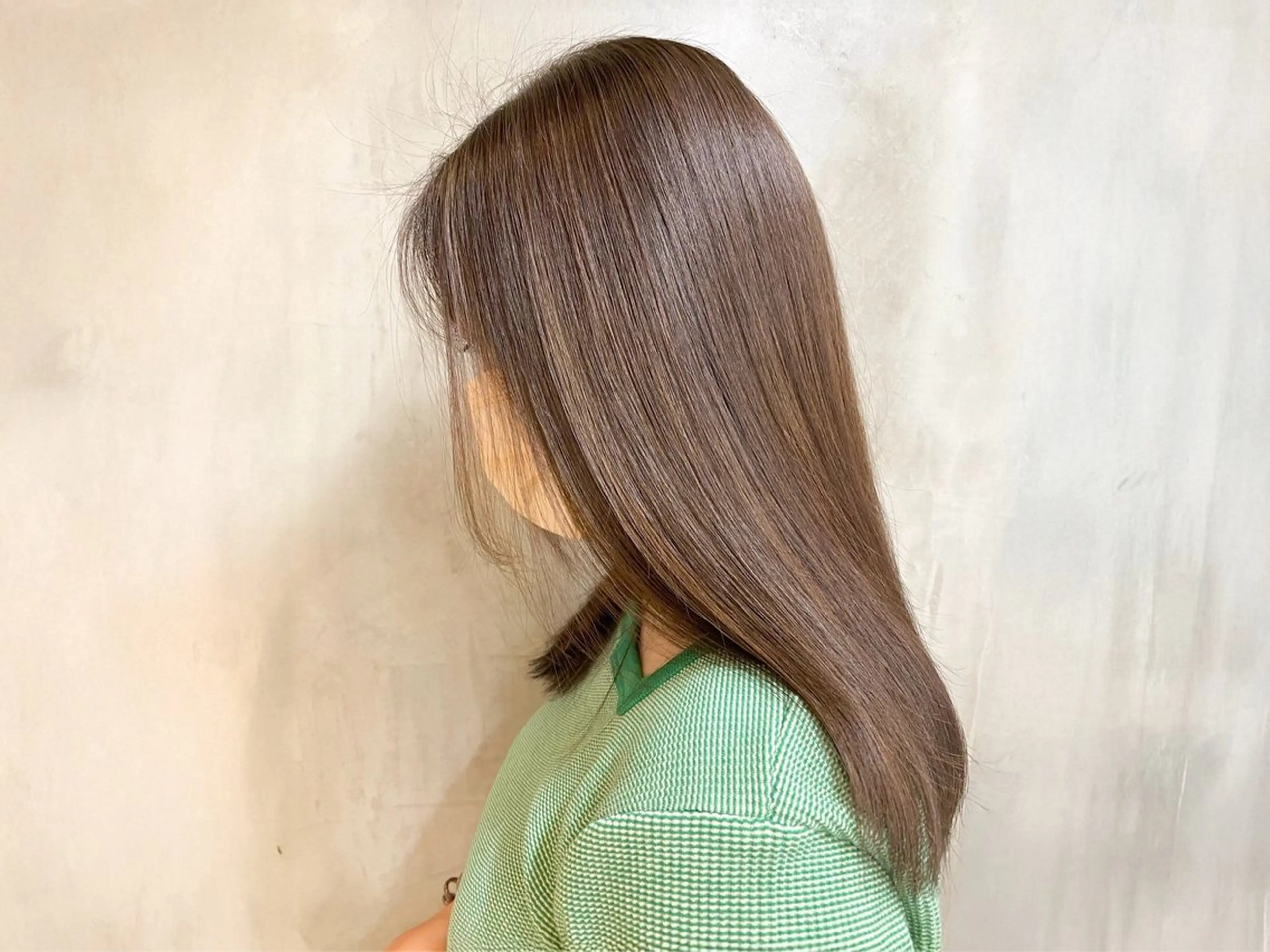 カラー techné所属・塔尾 真那のヘアスタイル