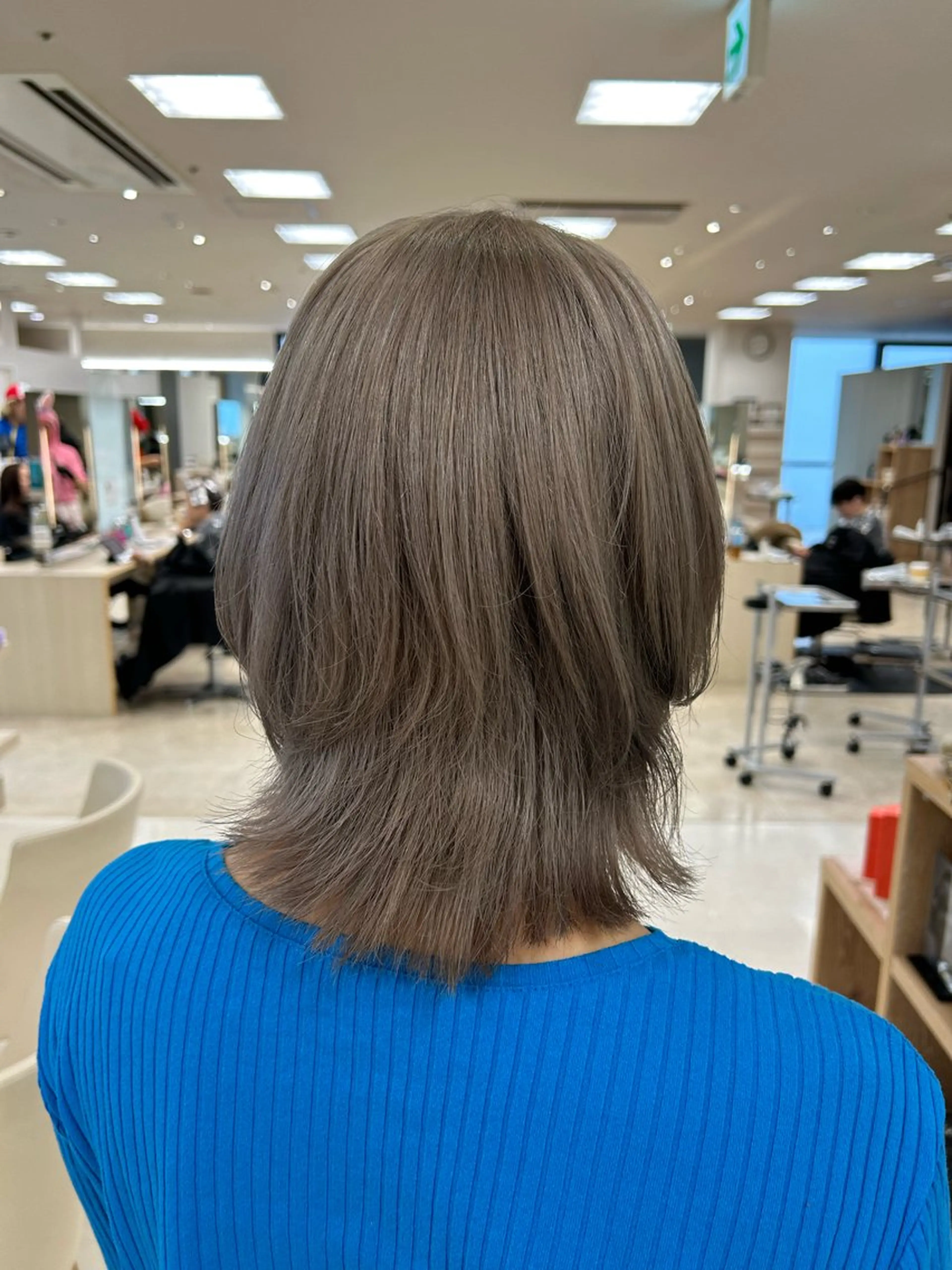 カラー ヘアカラー トリートメント kenje luscaのヘアスタイル