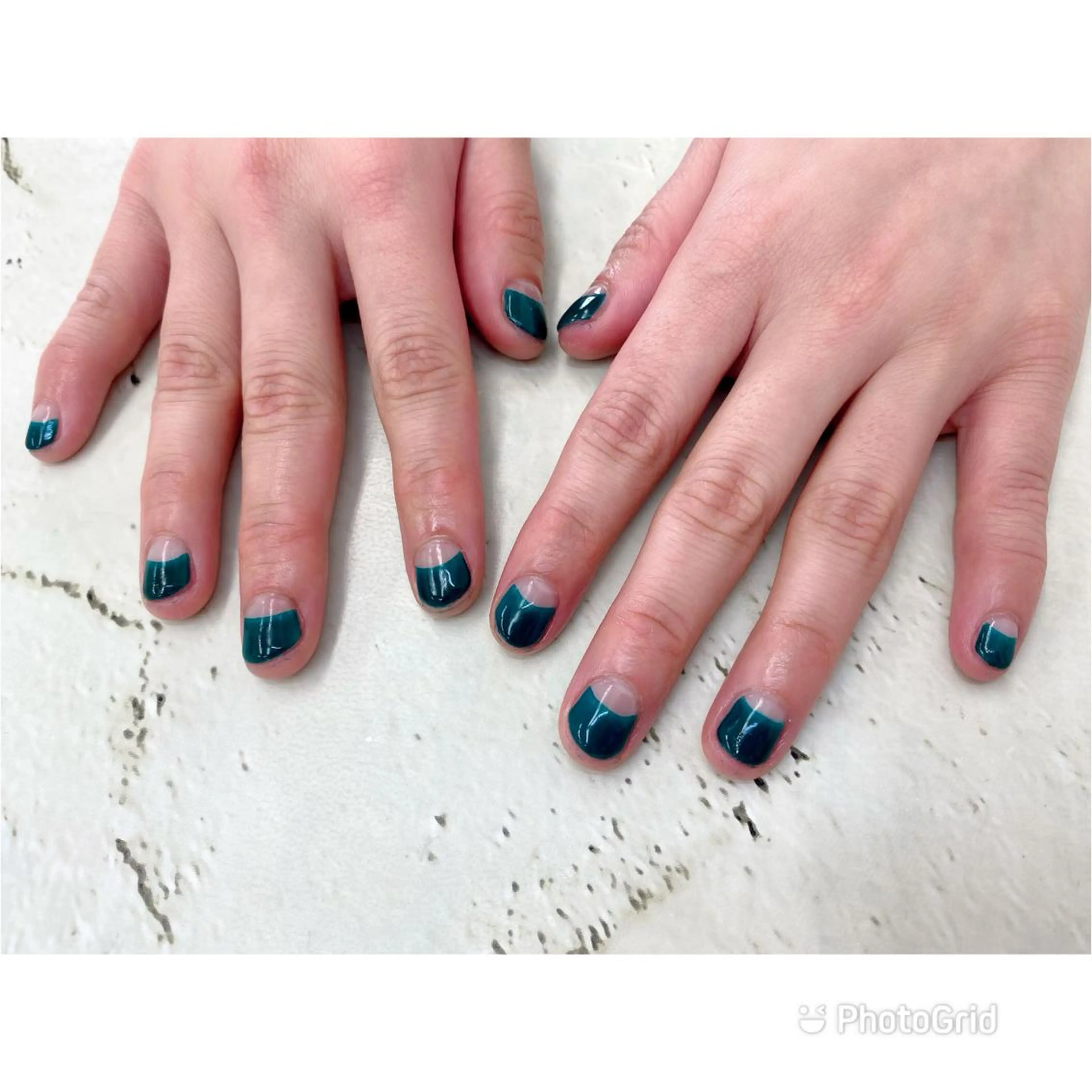 ネイル フレンチネイル 逆フレンチ Can I Dressy  溝ノ口店所属・F. Neneのネイルデザイン