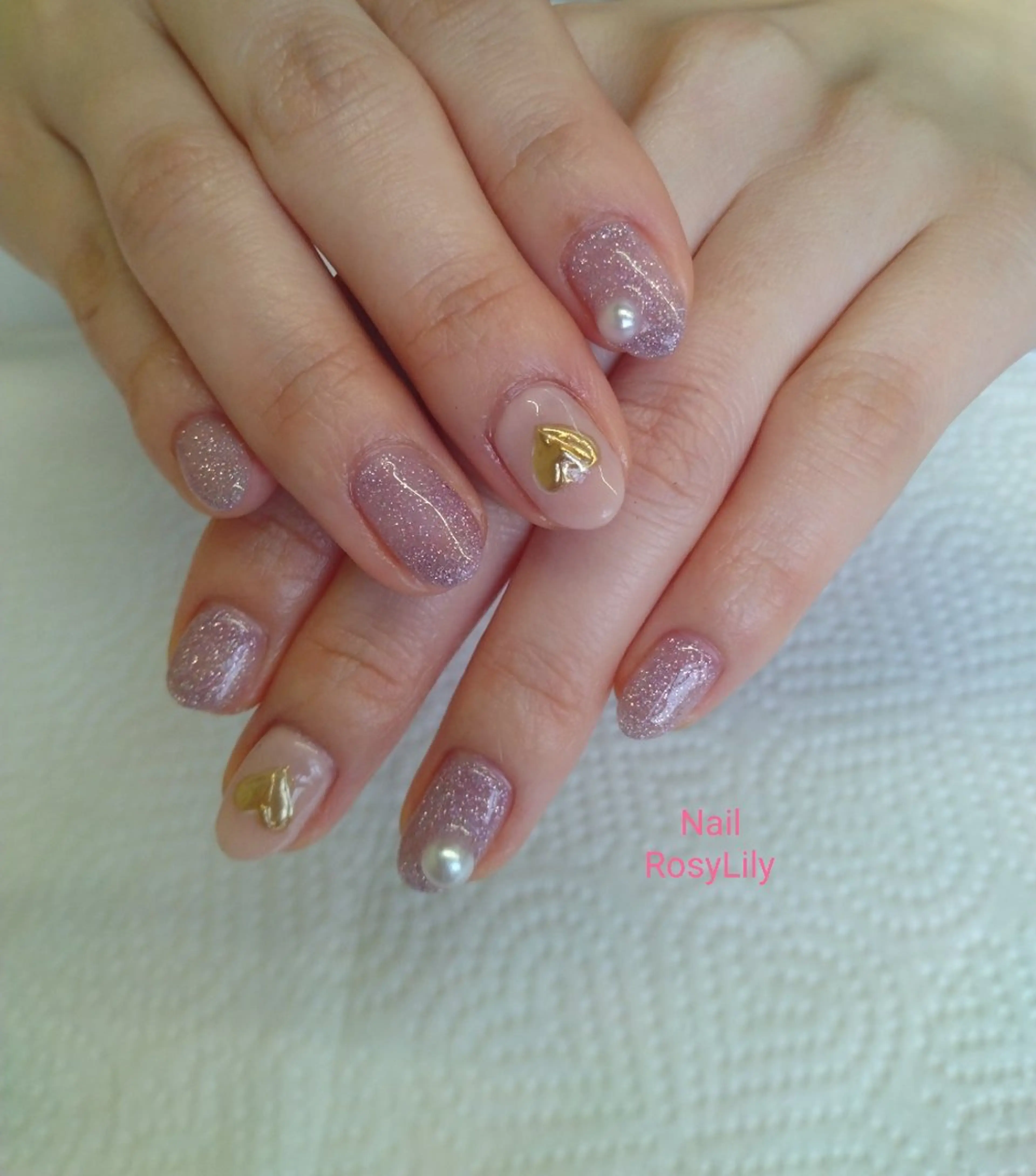 ネイル フラッシュネイル ゴールド ハート ミラーネイル プライベートサロン RosyLily所属・プライベートサロン Rosy Lilyのネイルデザイン