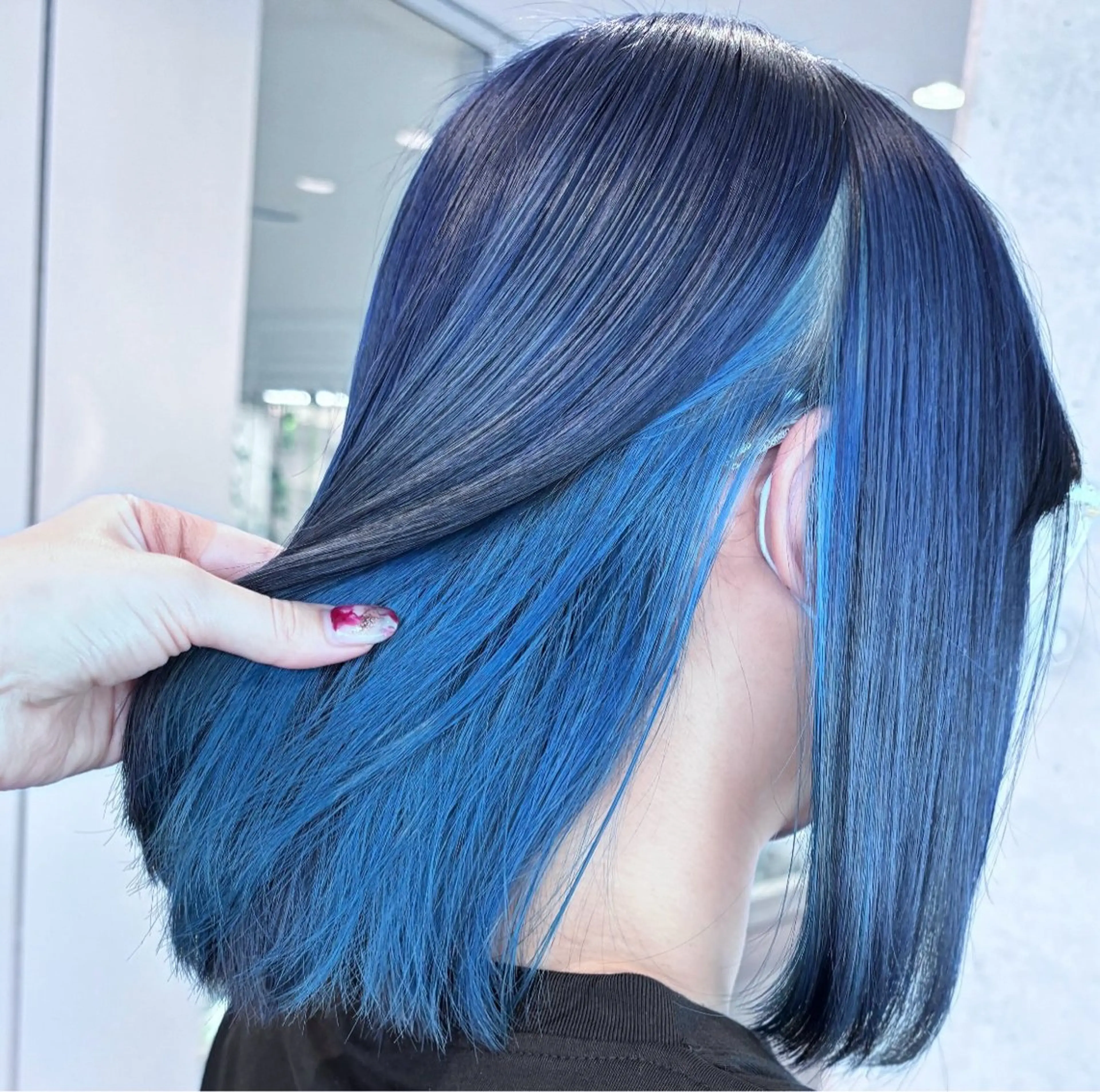 ミディアム カラー ヘアアレンジ ブルーカラー カット ヘアカラー トリートメント アニメ髪・ウルフ🦇 樋口莉夏のヘアスタイル