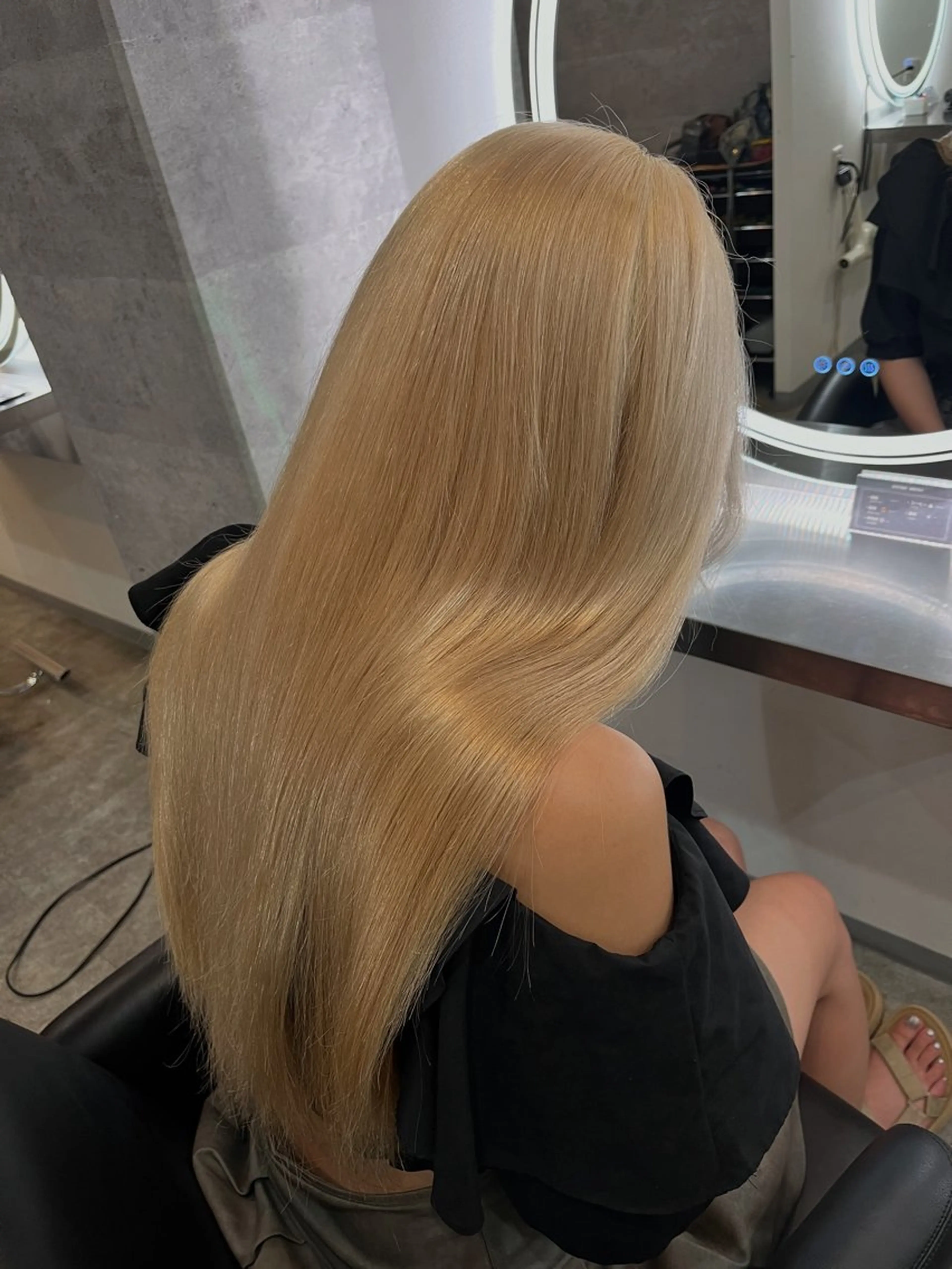 ロング カラー 抜きっぱなしブロンド ブロンド ヘアカラー トリートメント 💎夏葵 ハイライト /デザイン特化のヘアスタイル