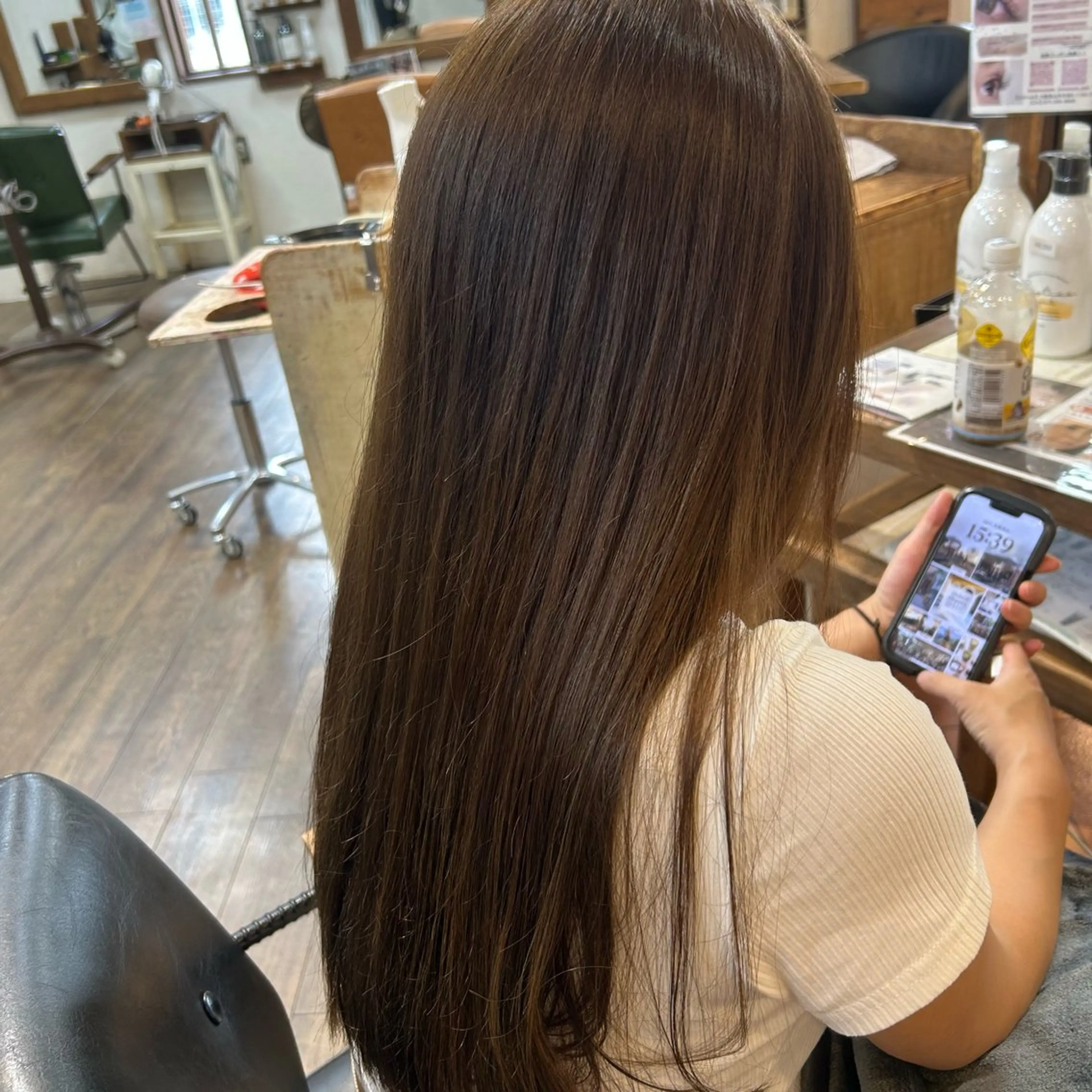 ロング カラー ベージュカラー オリーブベージュ ヘアカラー 徳 永のヘアスタイル