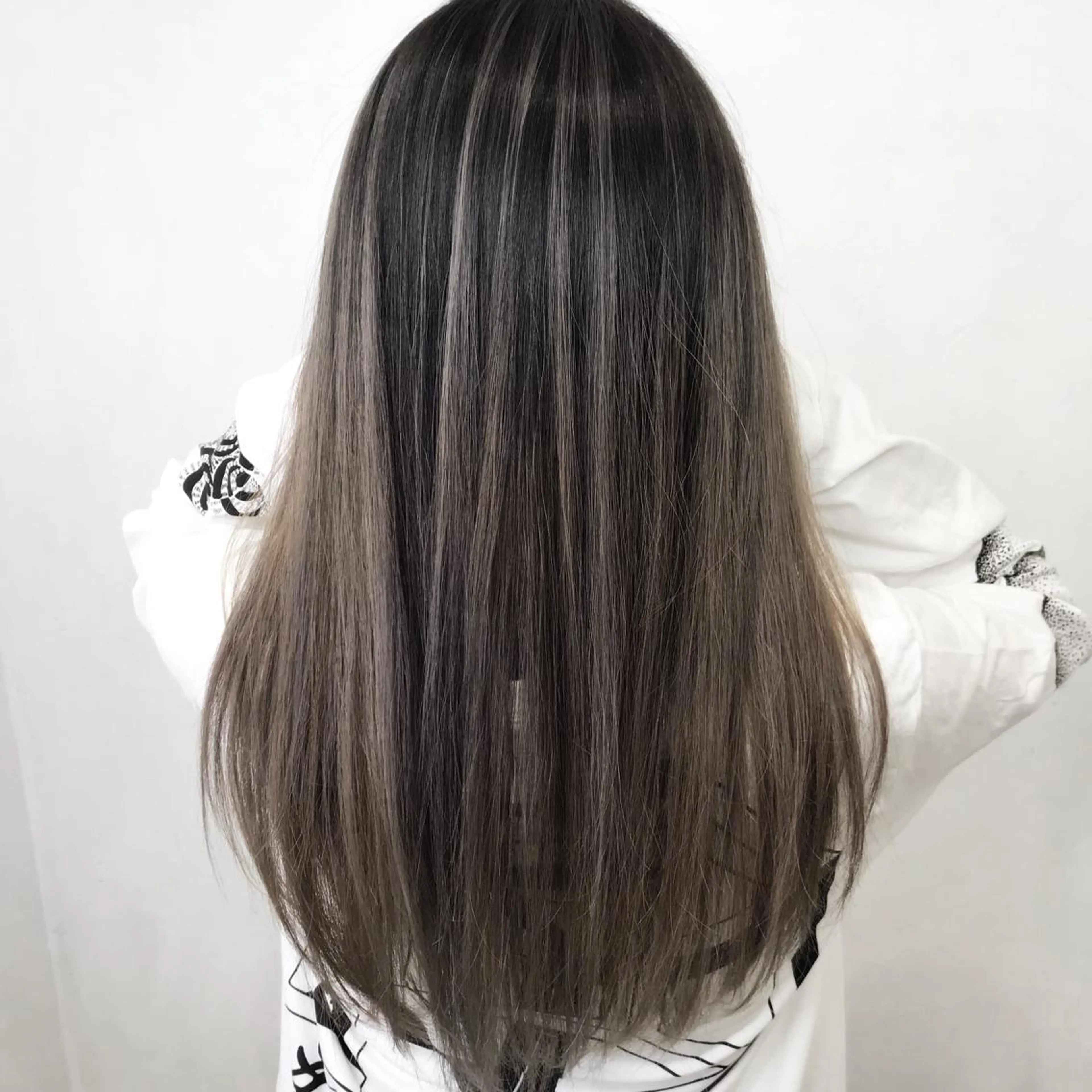 ロング カラー LUSTRE クロサワのヘアスタイル