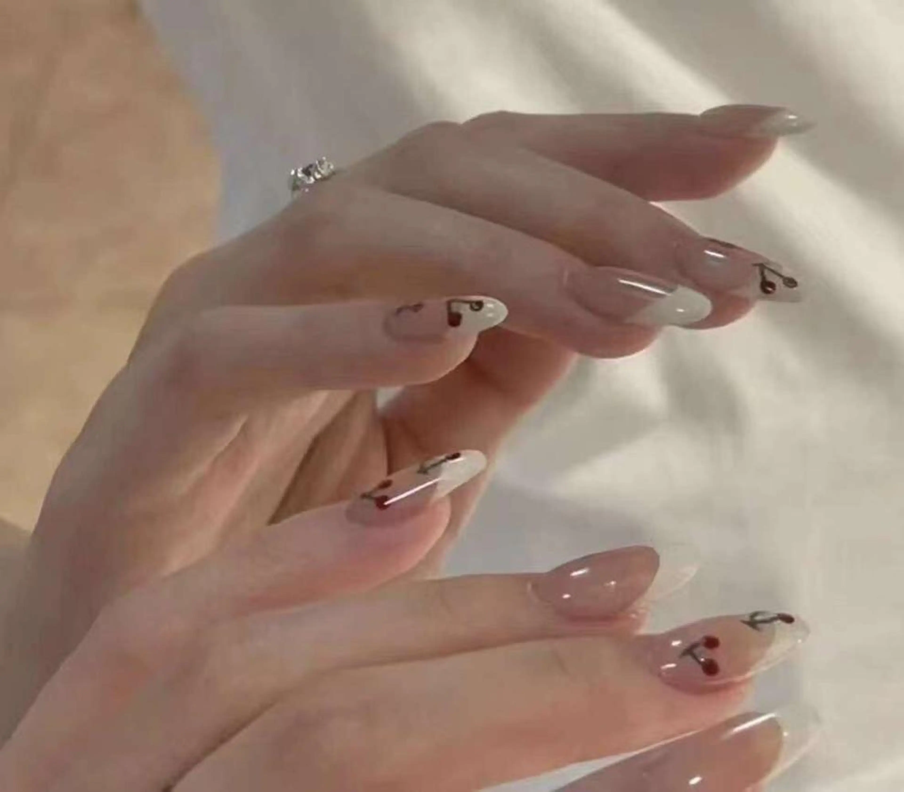 ネイル ハンドネイル リ サのネイルデザイン