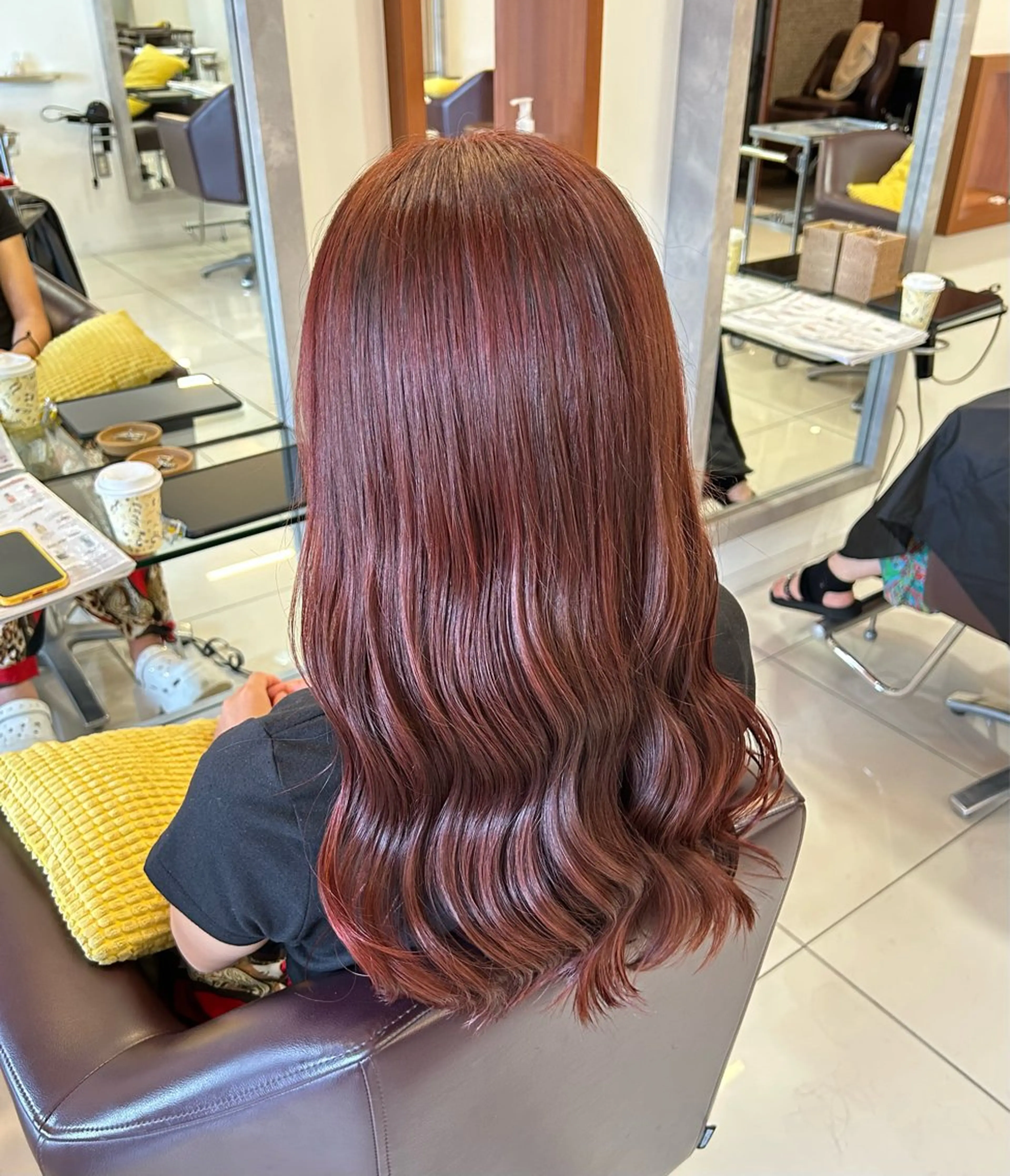 ロング カラー ボルドーカラー 透明感カラー レッドカラー 顔周りカット トップスタイリスト 林すずかのヘアスタイル