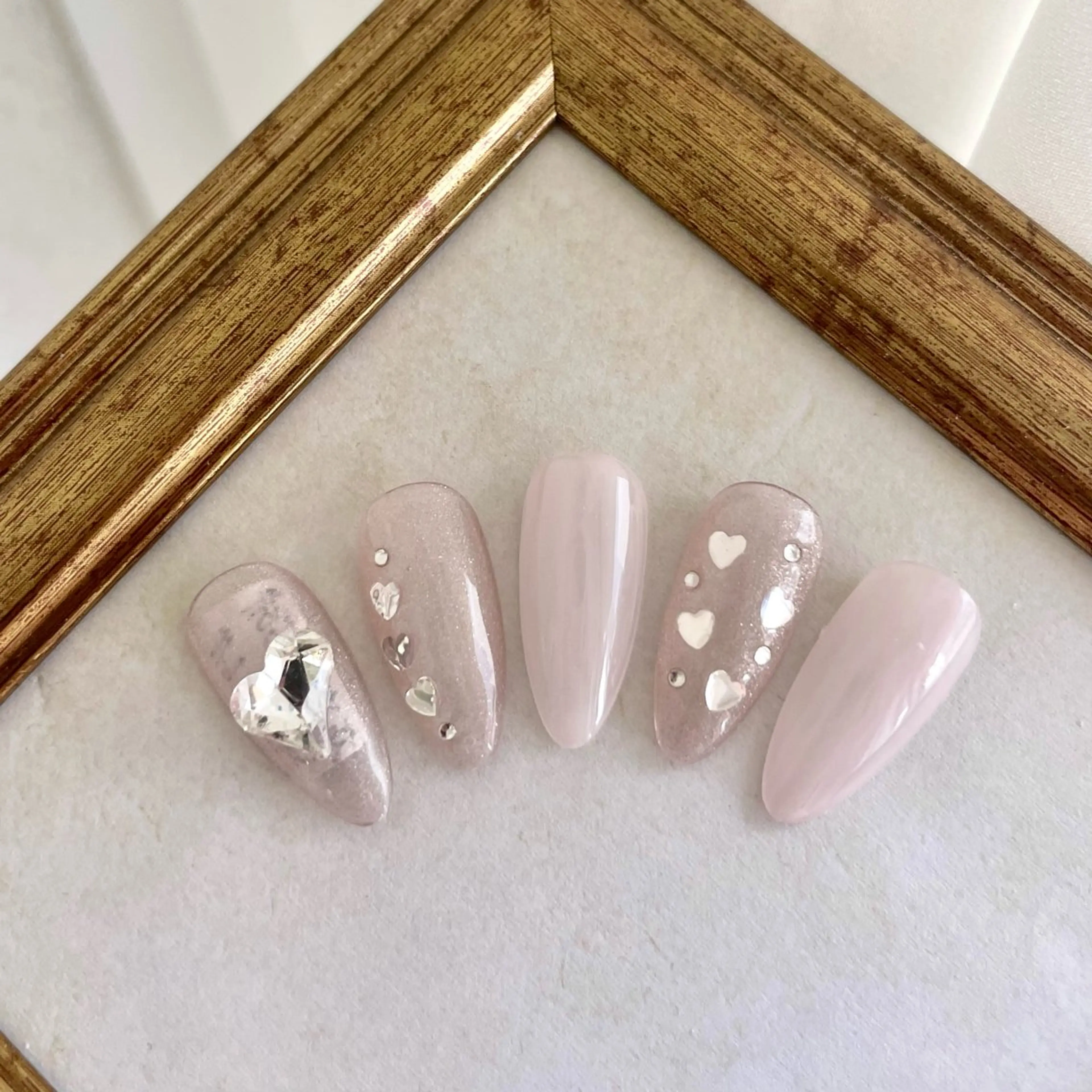 ネイル ハート キラキラネイル ピンク ハンドネイル By moonネイル 🌷ワンホン/韓国風のネイルデザイン