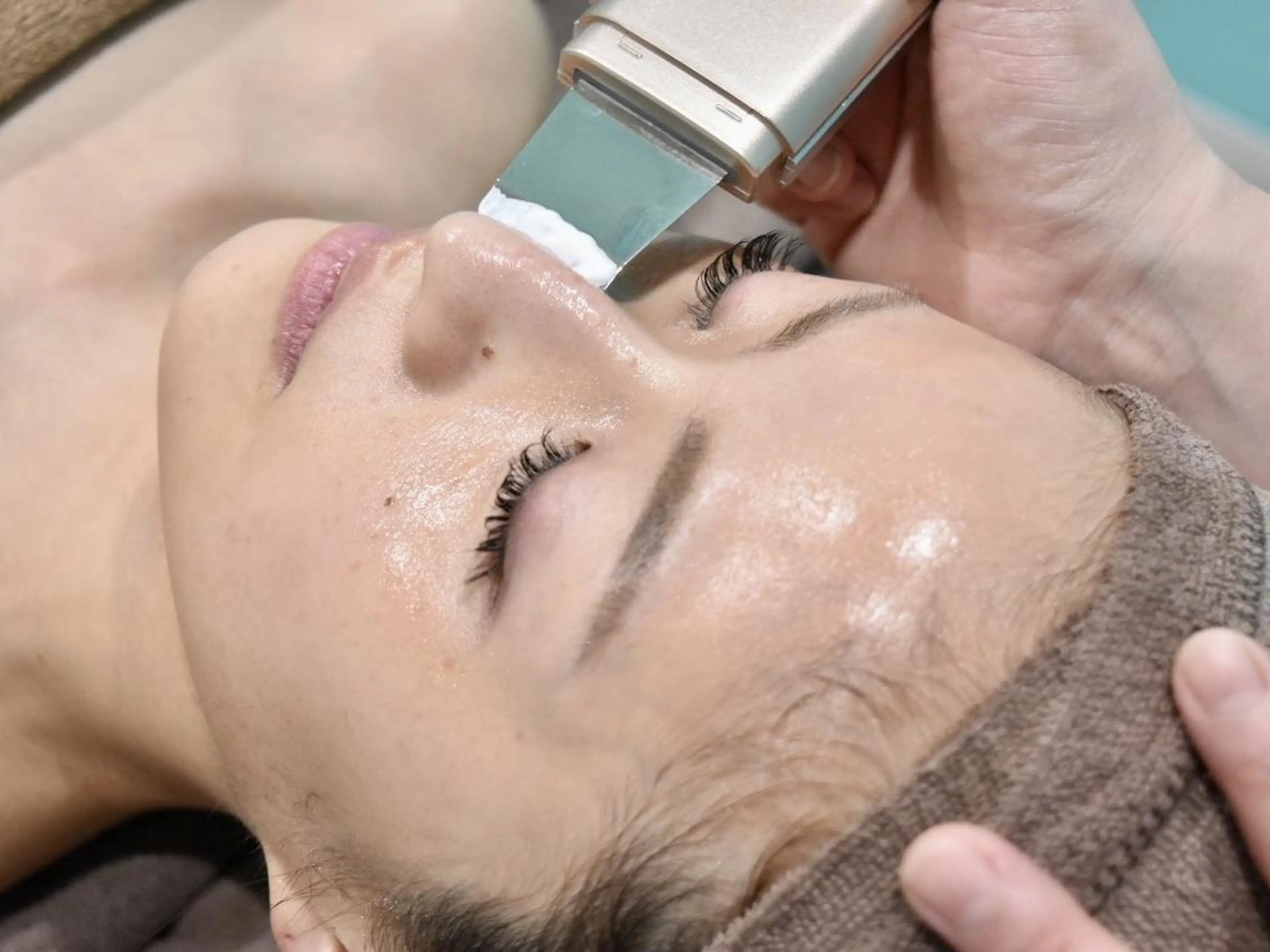 【新規】＜毛穴美白＞毛穴徹底洗浄＆プラセンタ造顔フェイシャル+ヘッド40分の写真